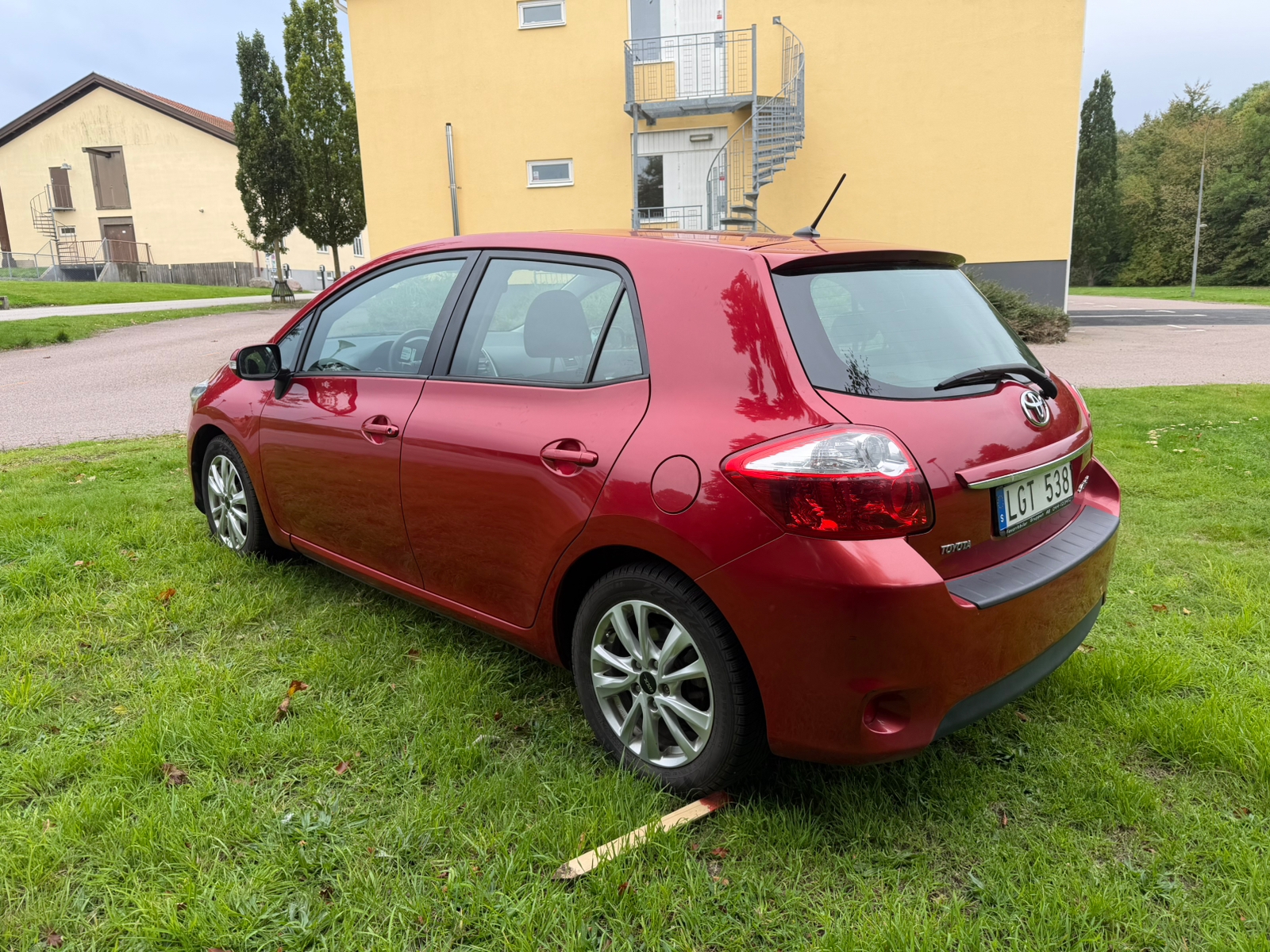 Toyota Auris 5-dörrar 1.4 D-4D Manuell 2011, bild 3/6