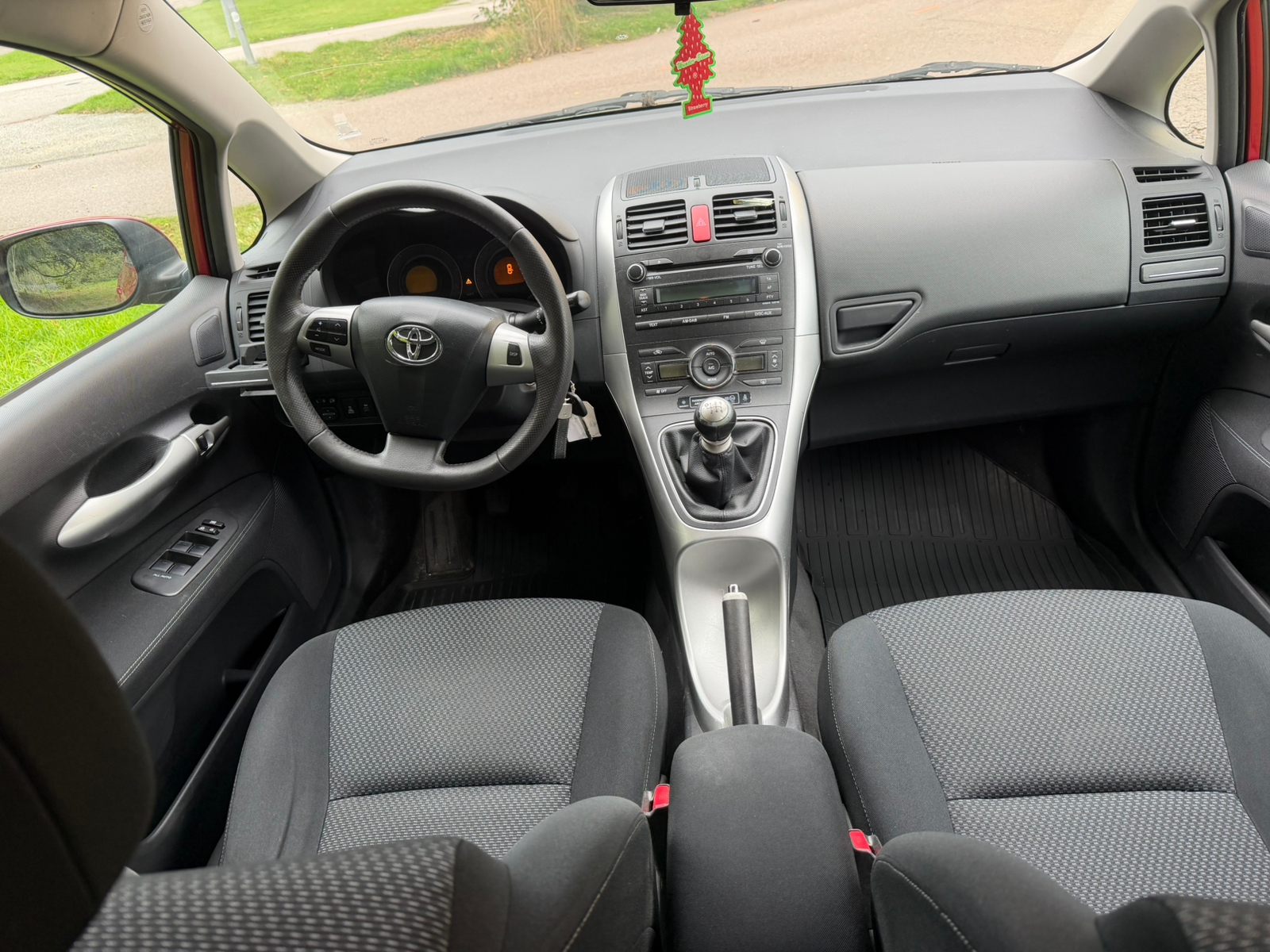 Toyota Auris 5-dörrar 1.4 D-4D Manuell 2011, bild 6/6