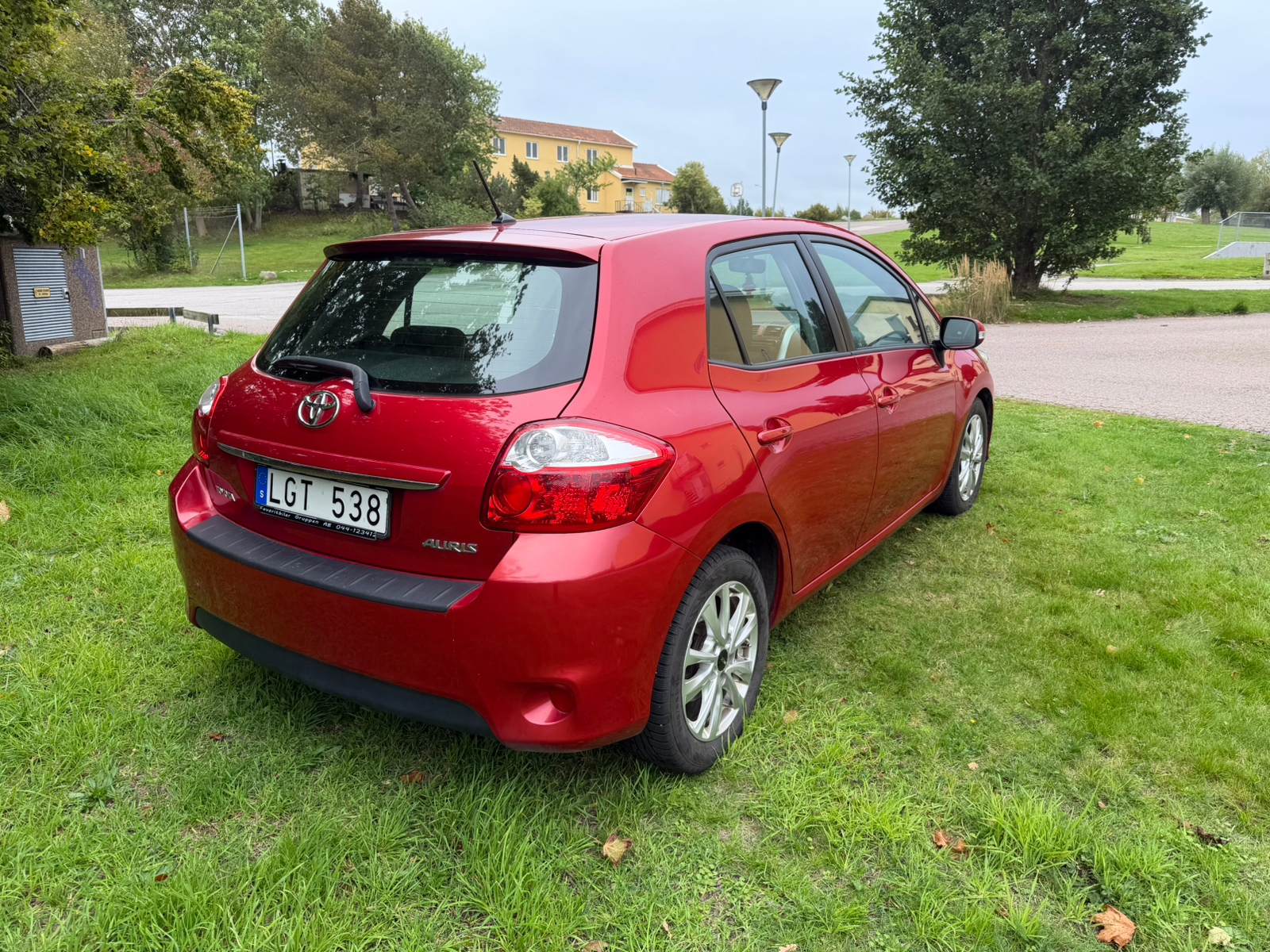 Toyota Auris 5-dörrar 1.4 D-4D Manuell 2011, bild 4/6