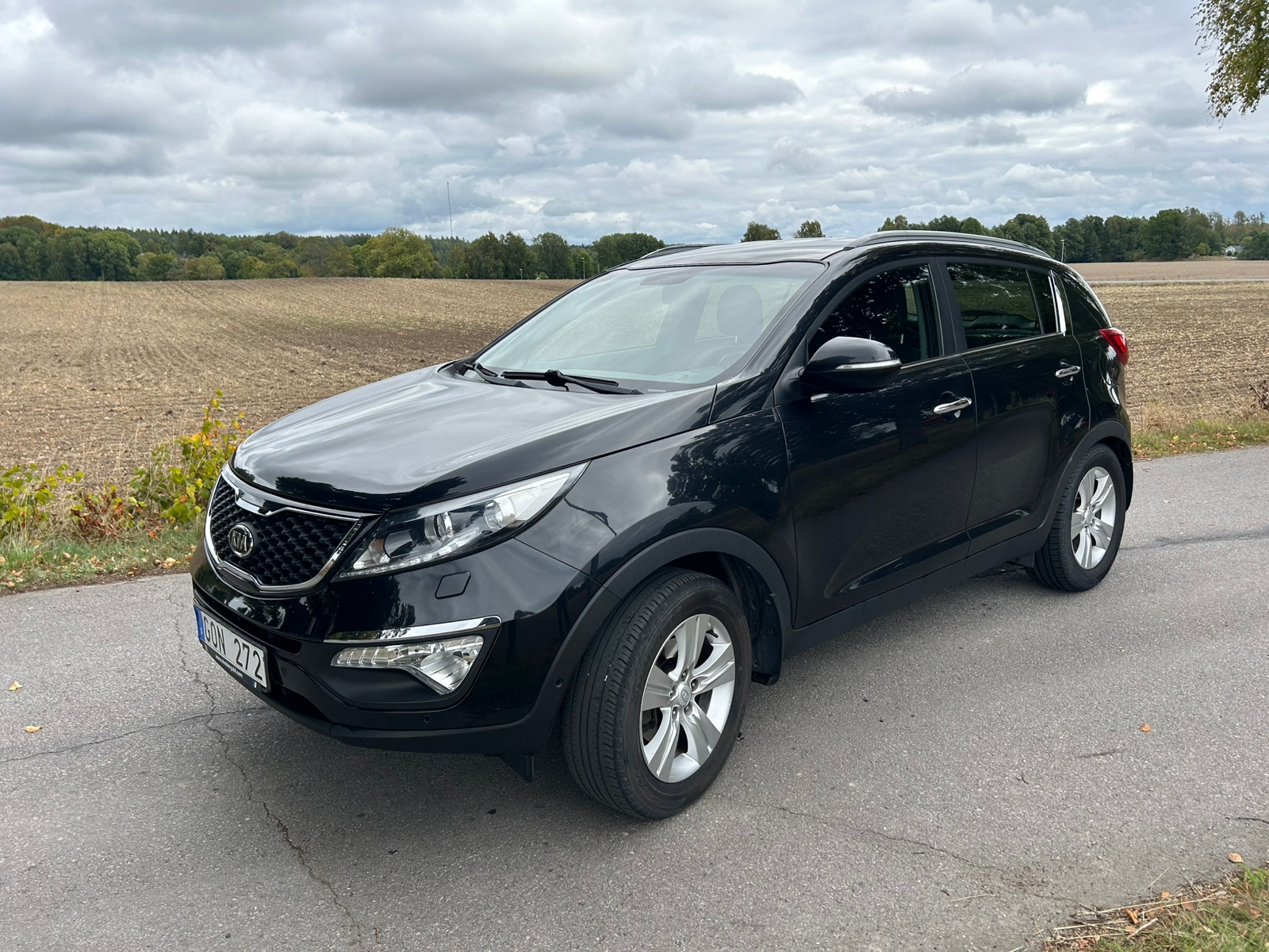 Kia Sportage 1.7 CRDi Manuell 2013, bild 2/4
