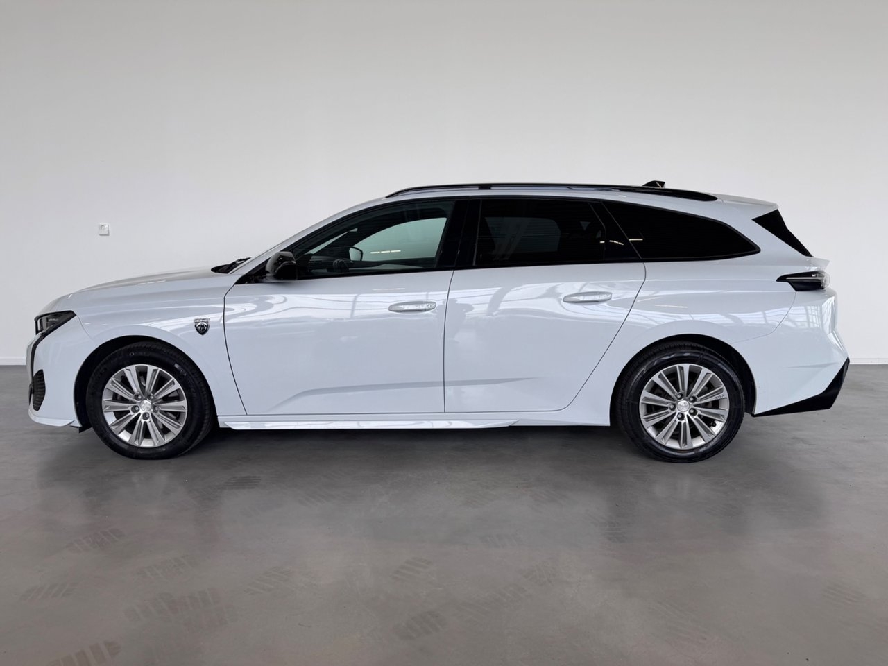 Peugeot 308 SW 1.2 PureTech 130 2024, bild 2/10