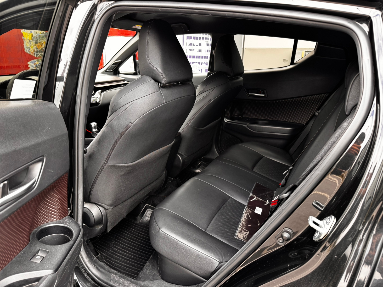 Toyota C-HR Hybrid Executive Drag Skinn 2019, bild 4/8