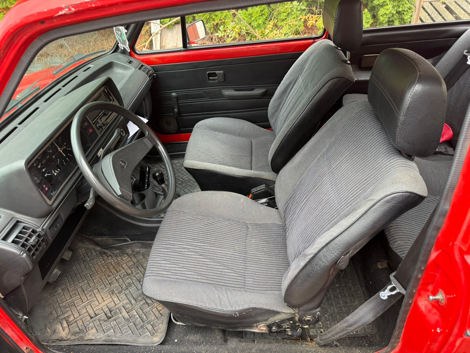 Volkswagen Jetta 2-dörrar 1.6 Manuell 1983, bild 5/9