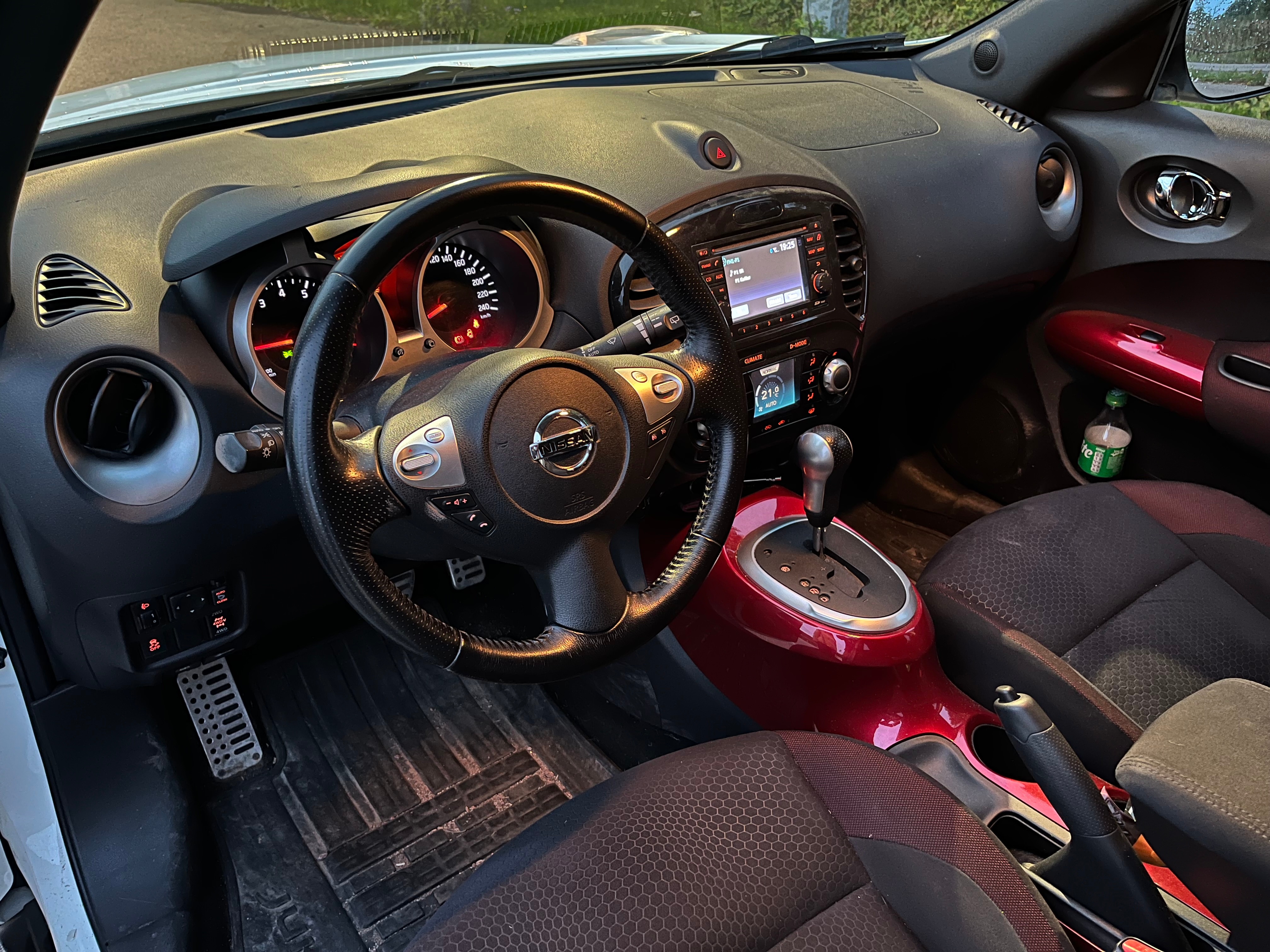 Nissan Juke 1.6 DIG-T 4x4 XTRONIC-CVT 2012, bild 8/8