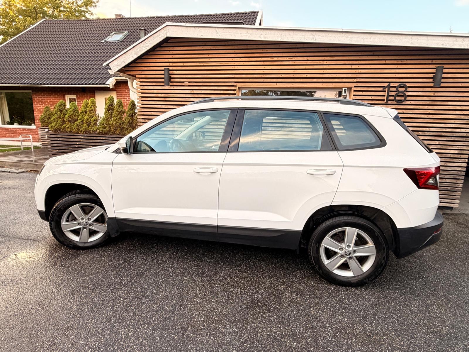 Skoda Karoq 1.0 TSI DSG Sekventiell 2019, bild 2/10