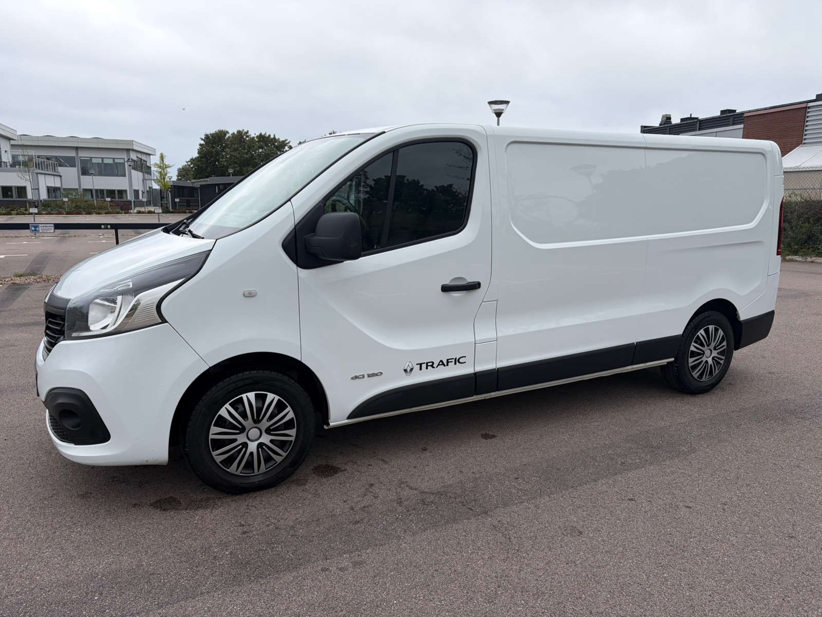 Renault Trafic 2017, photo 4/10