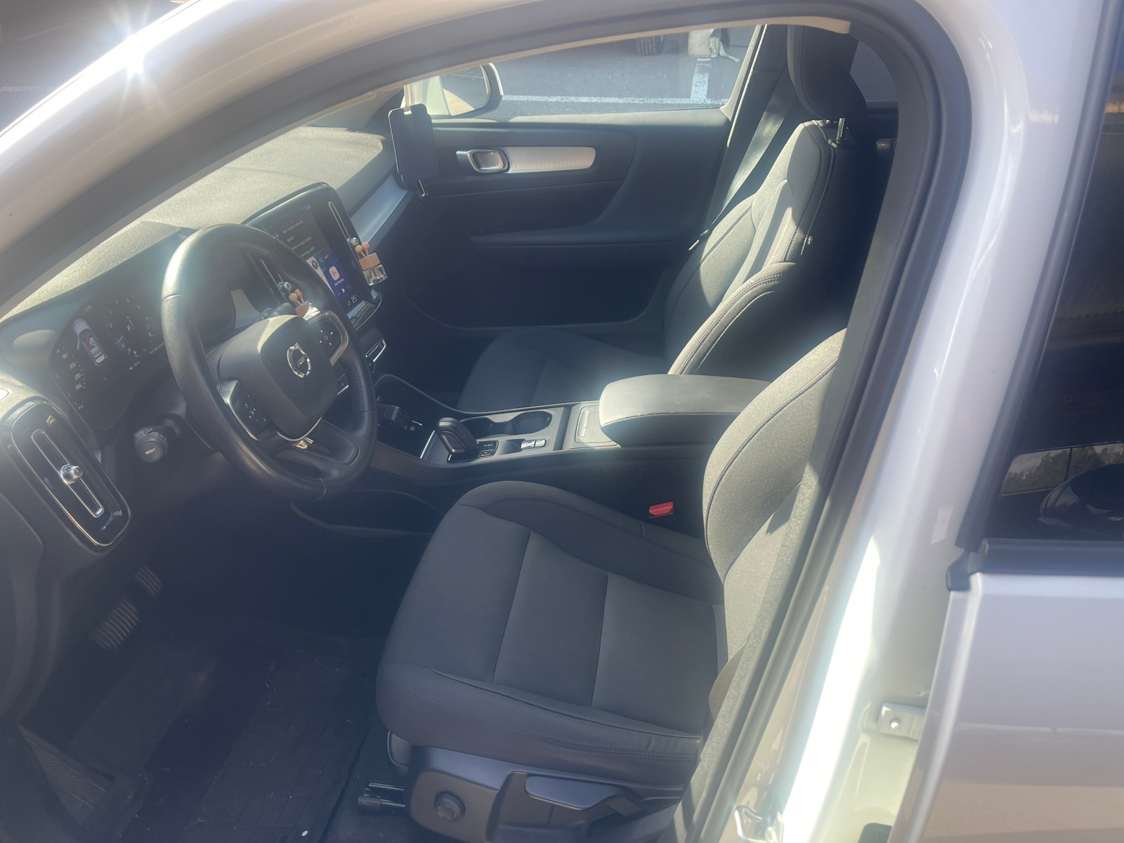 Volvo XC40 T2 Geartronic 2021, bild 4/6