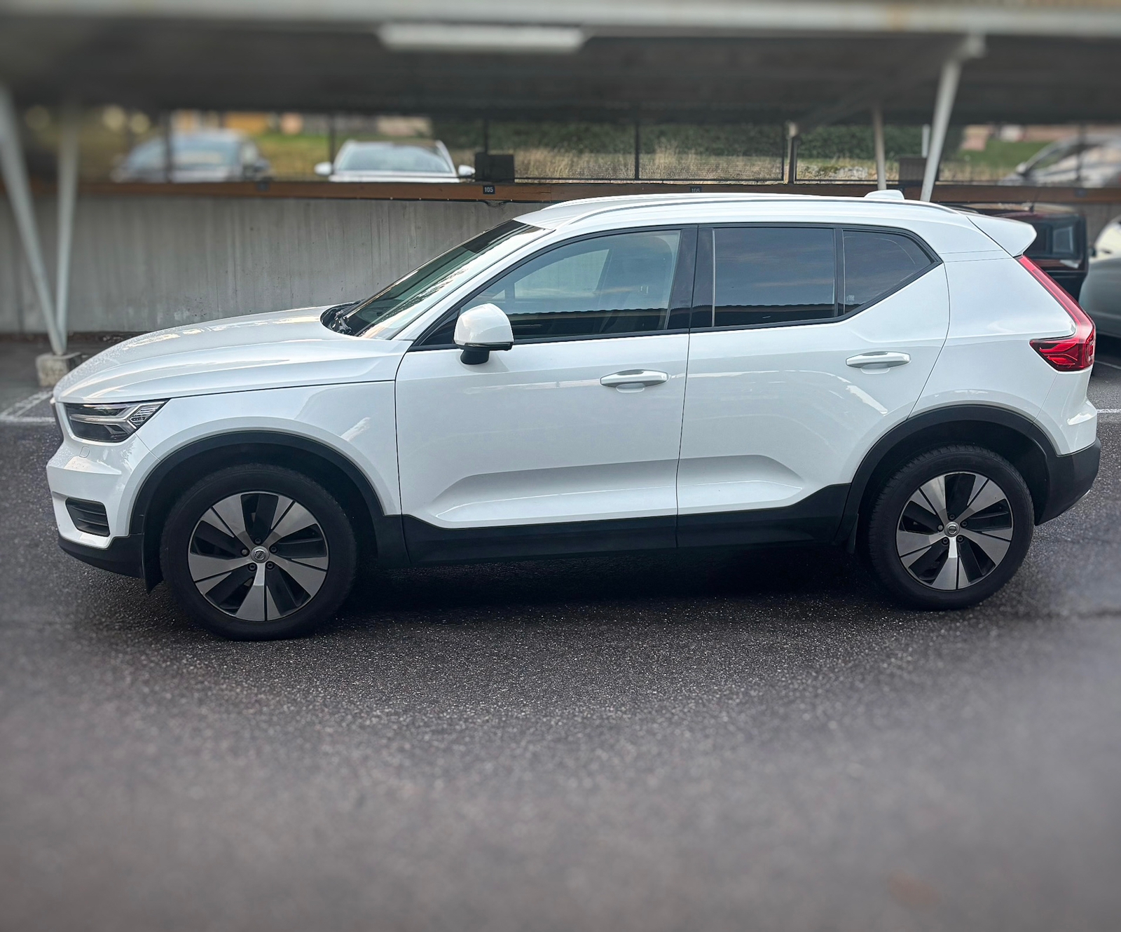 Volvo XC40 T2 Geartronic 2021, bild 2/6