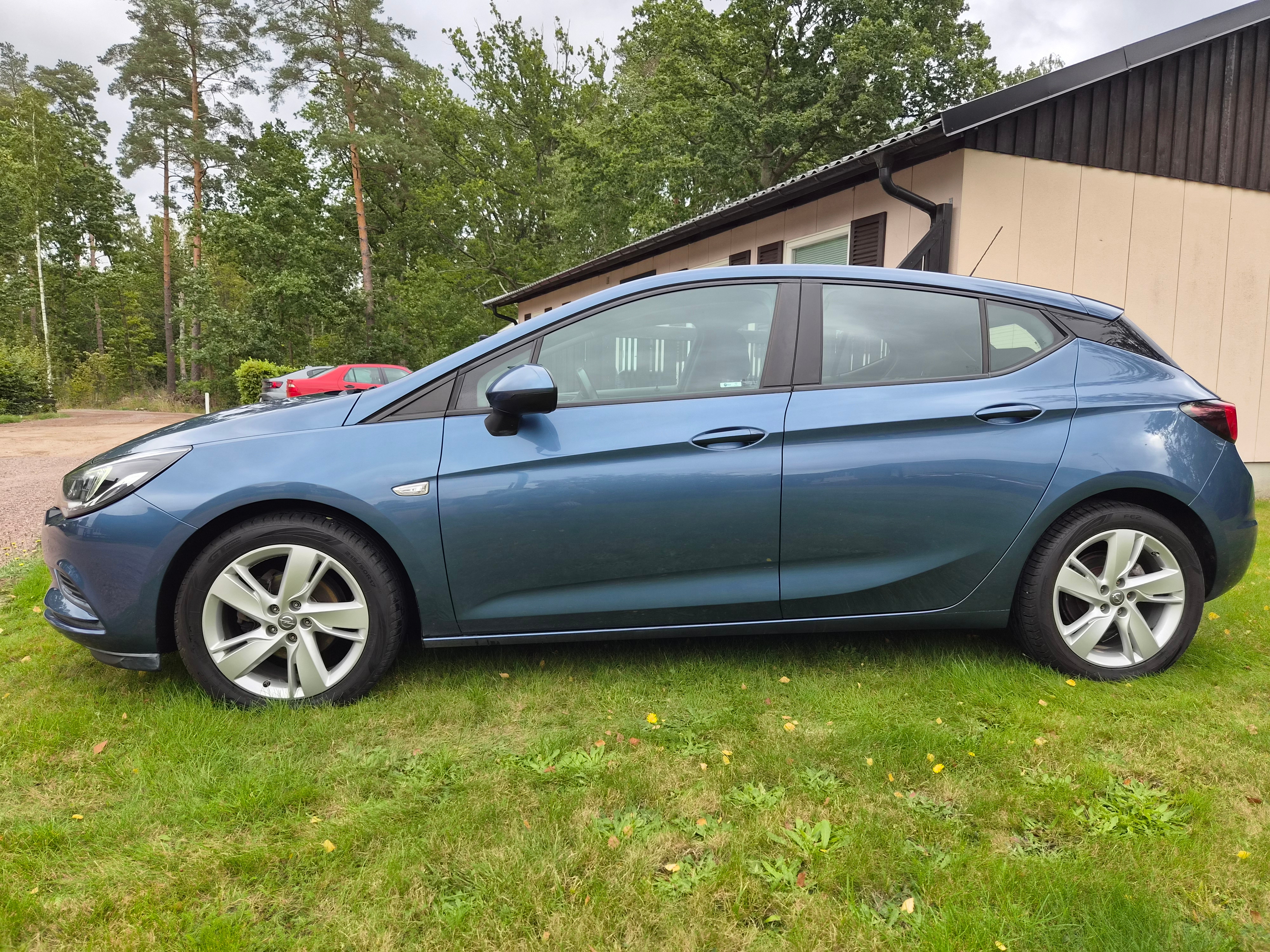 Opel Astra 1.4 EDIT ecoFLEX Manuell 2017, bild 2/6