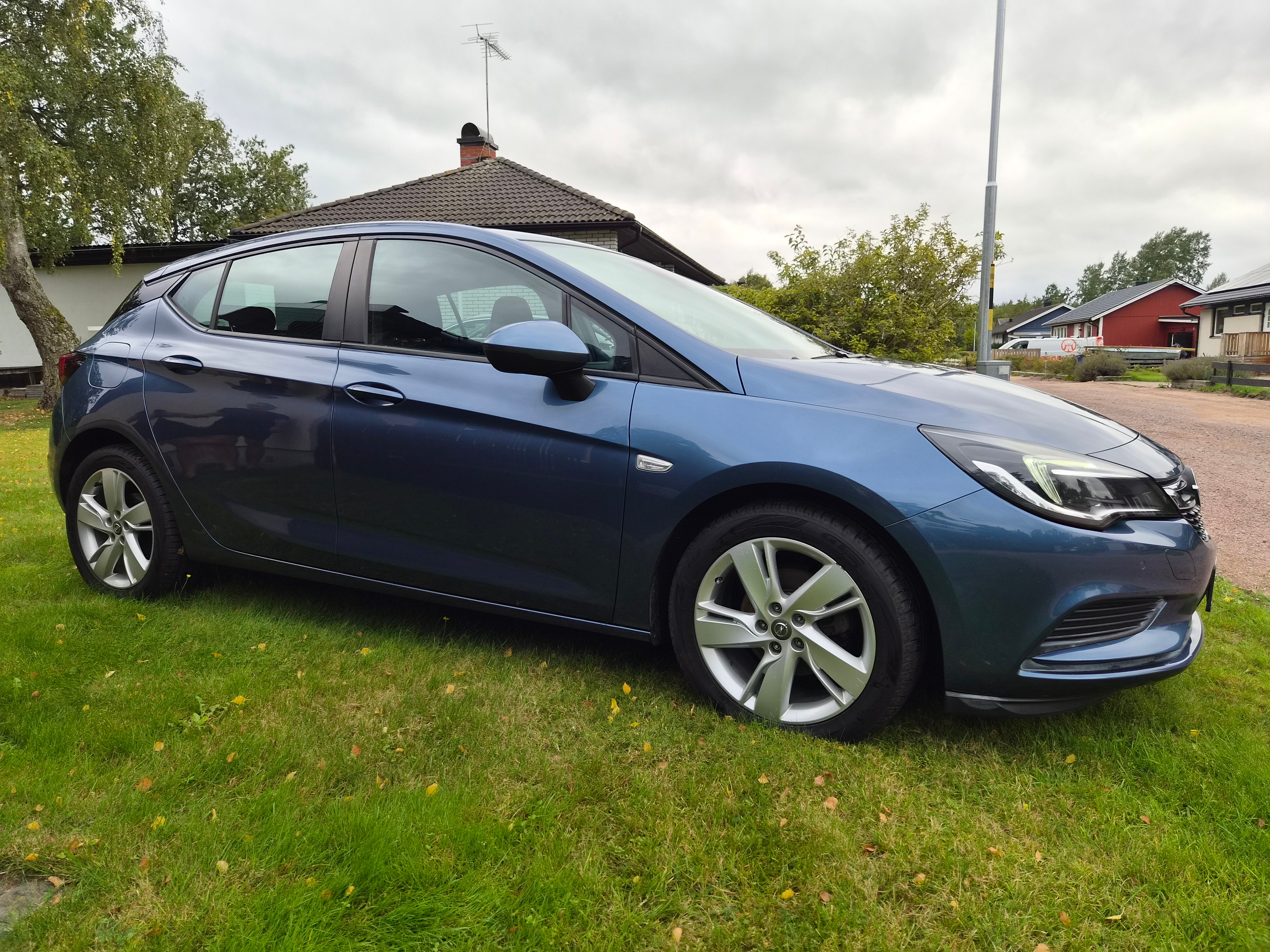 Opel Astra 1.4 EDIT ecoFLEX Manuell 2017, bild 4/6