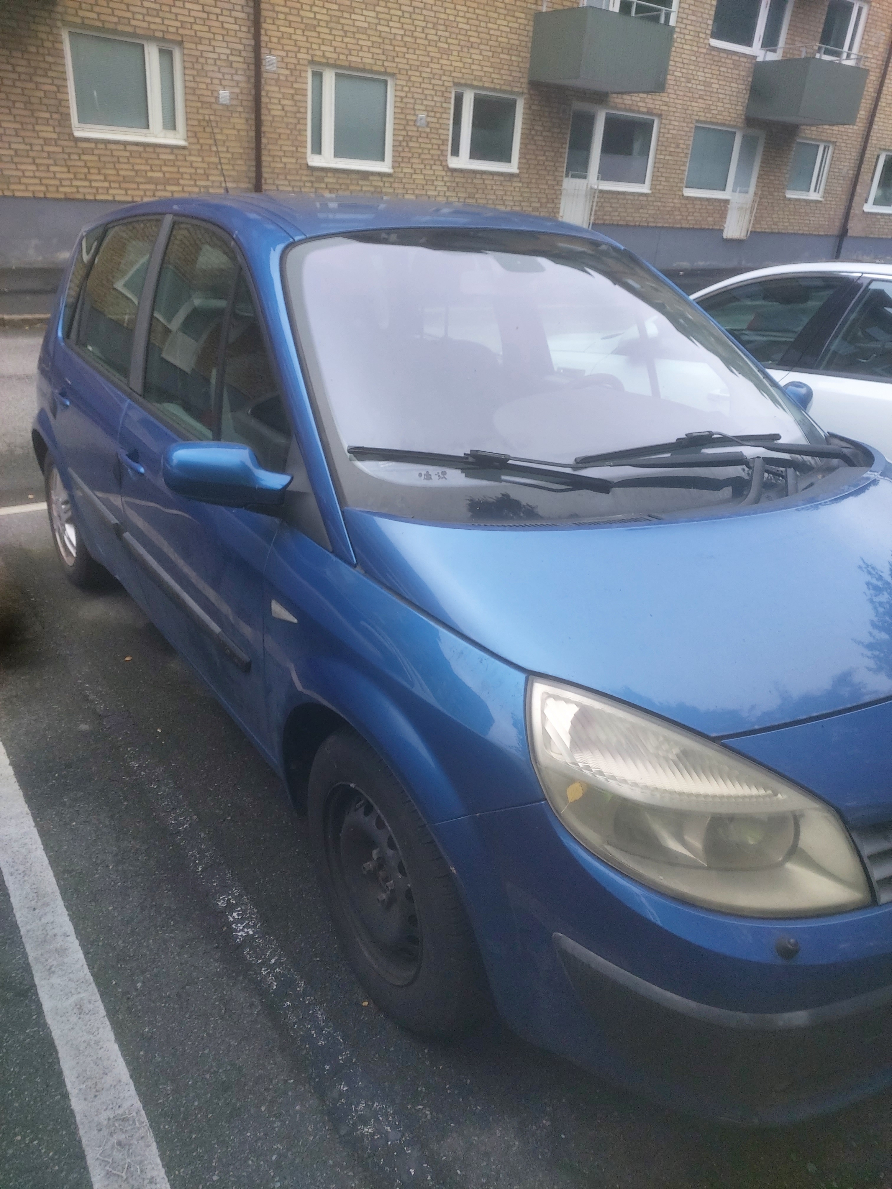 Renault Scenic II 1.6 Manuell 2006, bild 2/5