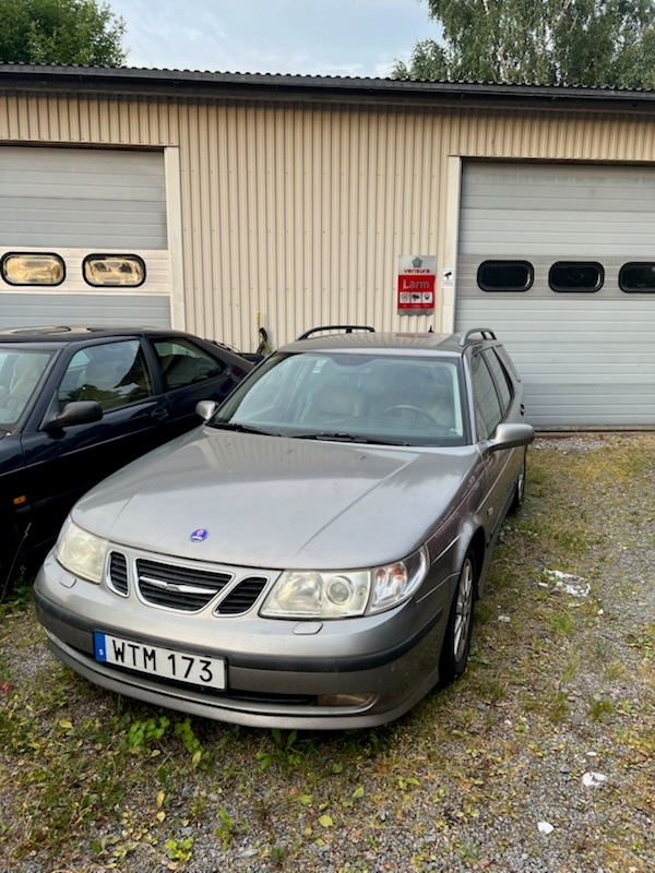 Saab 9-5 SportCombi 2.2 TiD Automatisk 2005, photo 2/5
