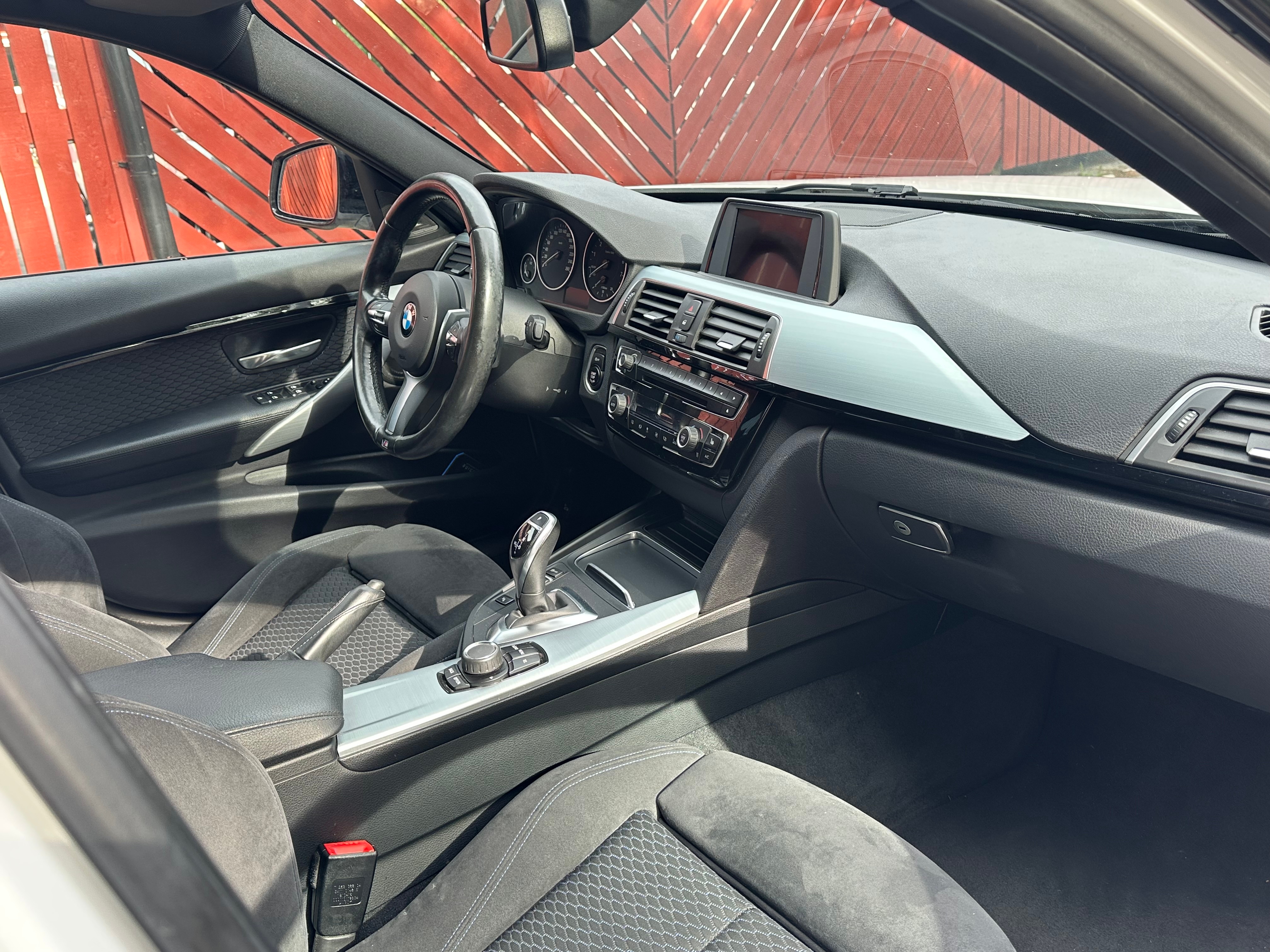 BMW 330 i xDrive M-Sport 2016, bild 7/10