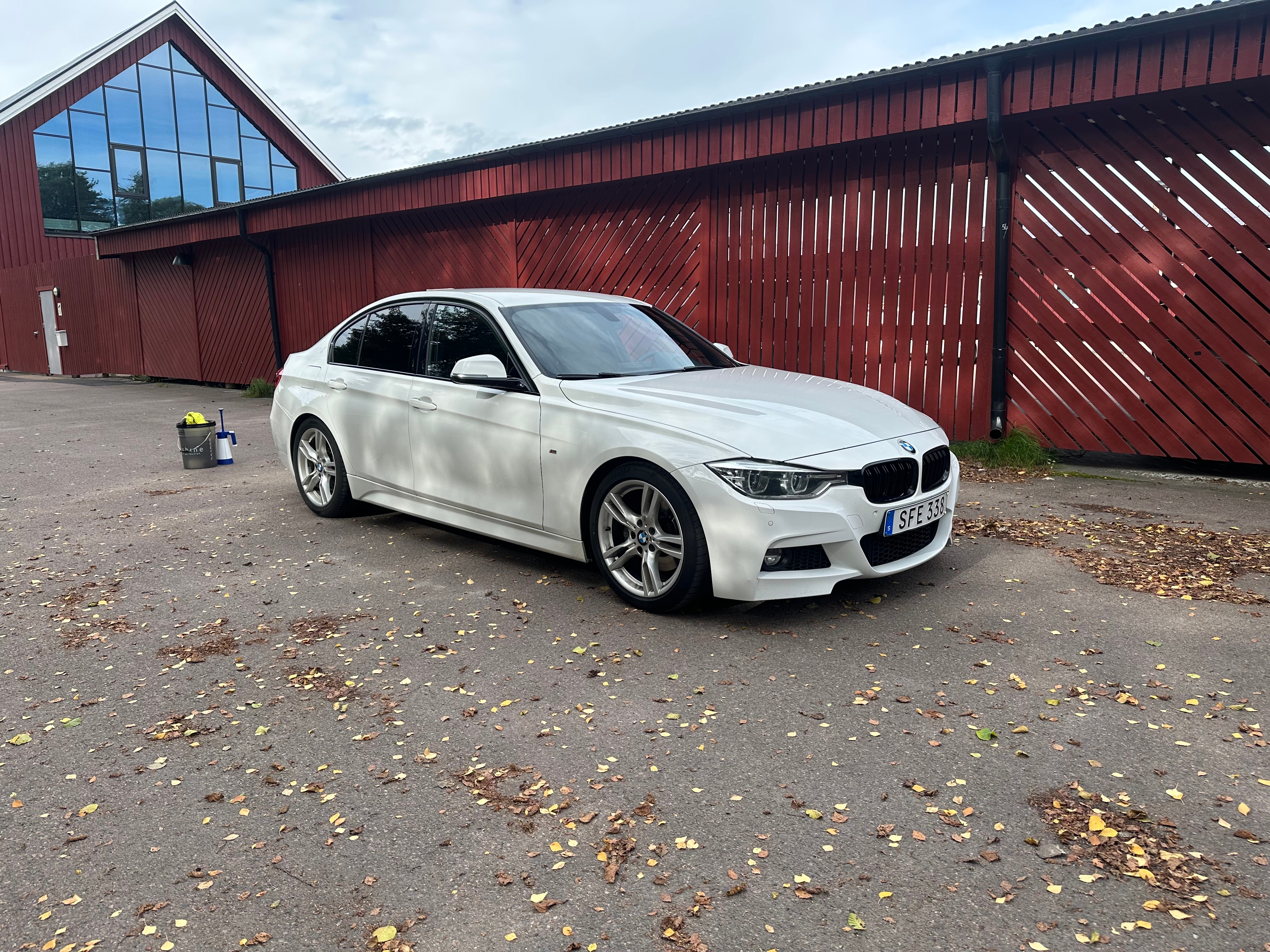 BMW 330 i xDrive M-Sport 2016, bild 2/10