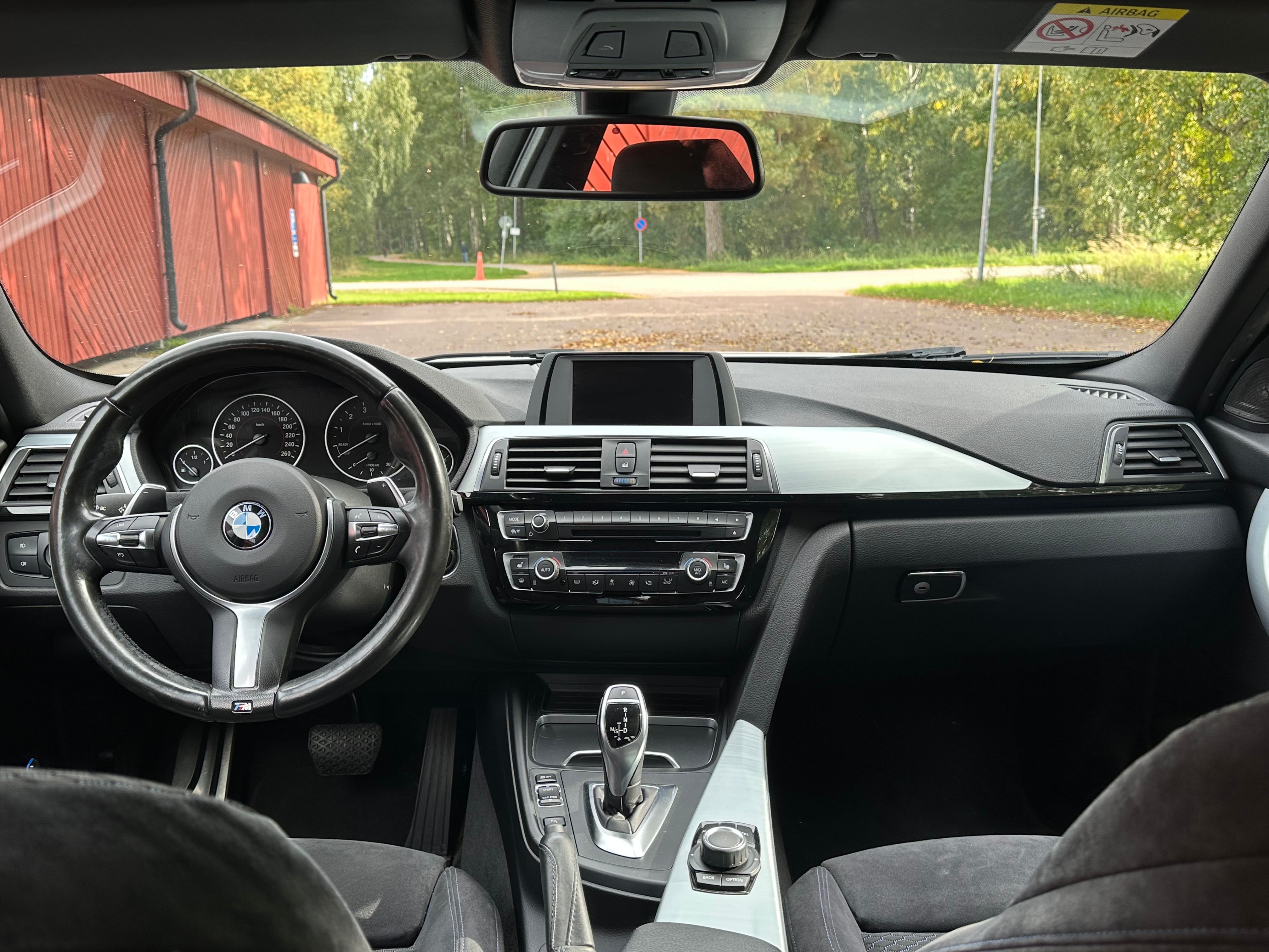 BMW 330 i xDrive M-Sport 2016, bild 6/10