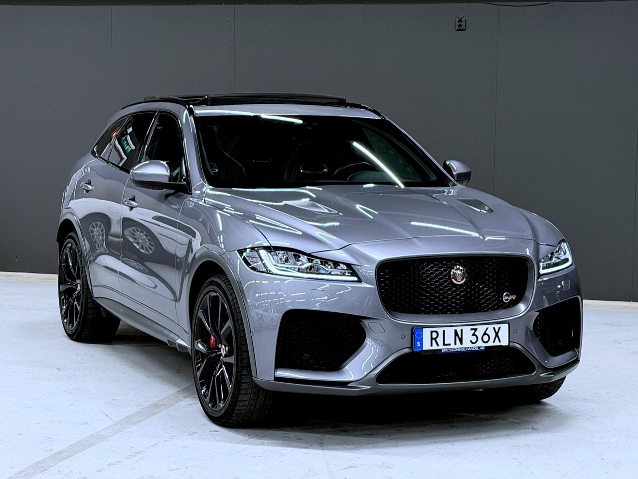Jaguar F-Pace SVR 550hk 2020, kuva 4/10