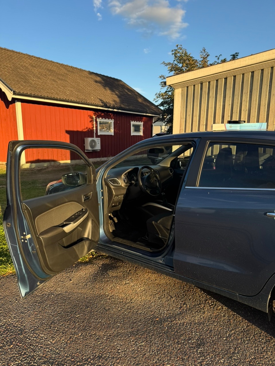 Suzuki Baleno 2016, bild 4/8