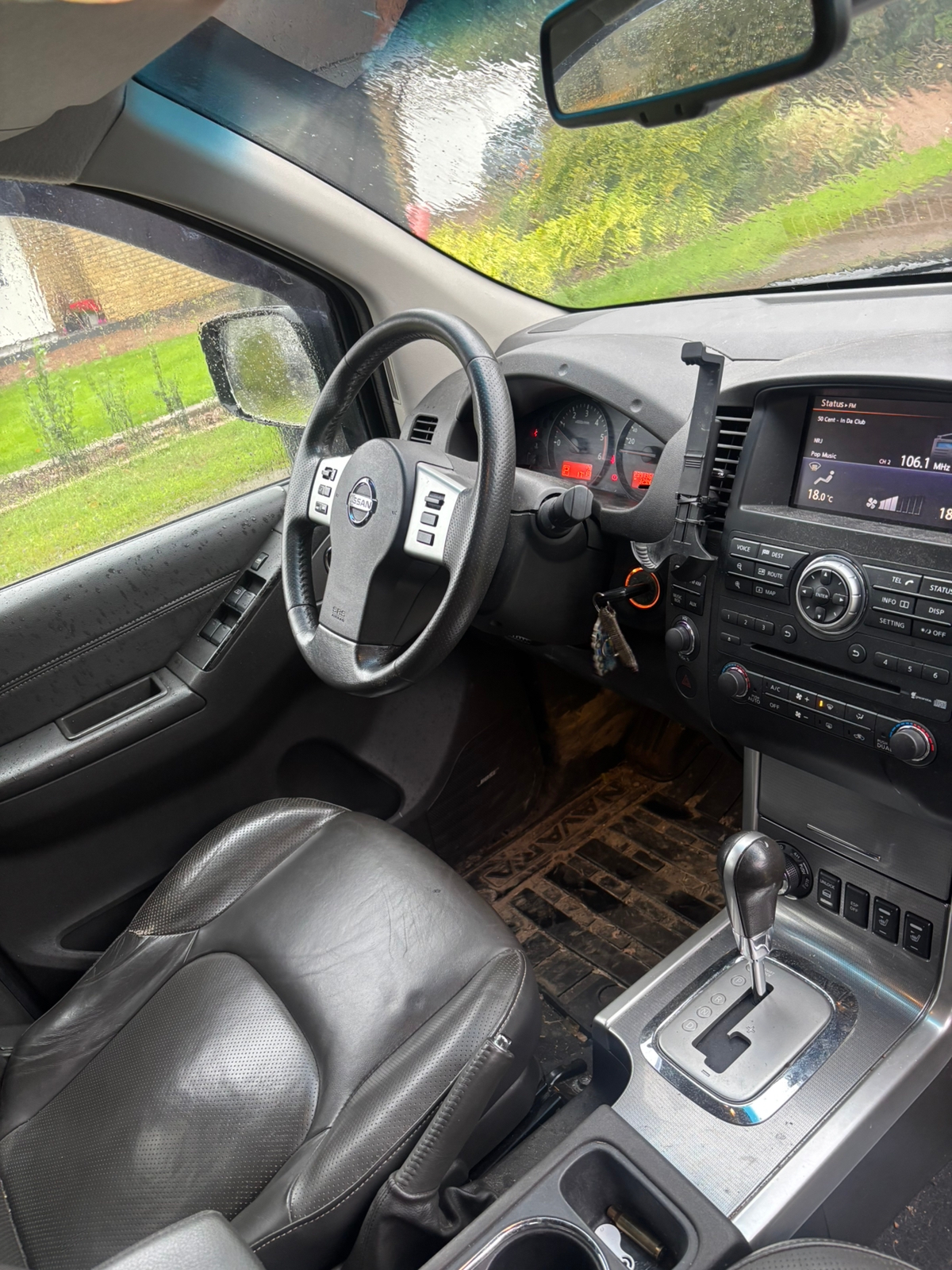 Nissan Navara 2011, bild 4/6