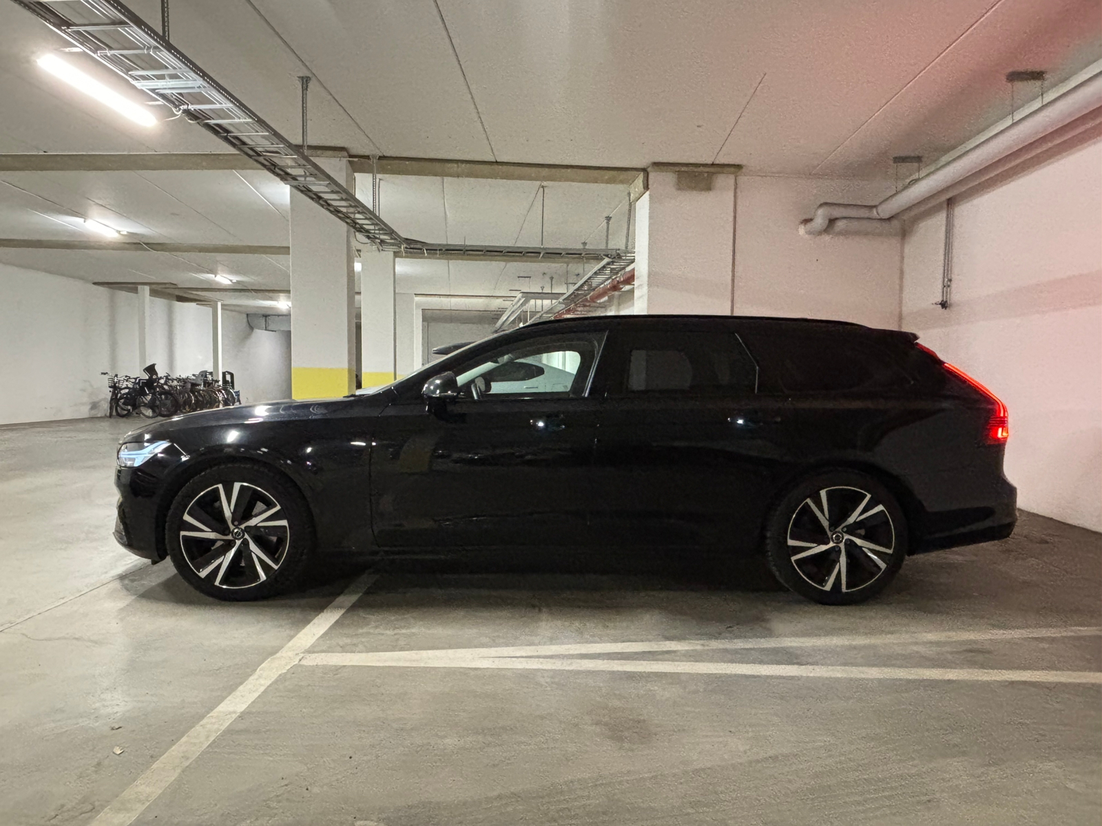 Volvo V90 B4 Diesel Dark Plus/AWD 2023, kuva 2/10