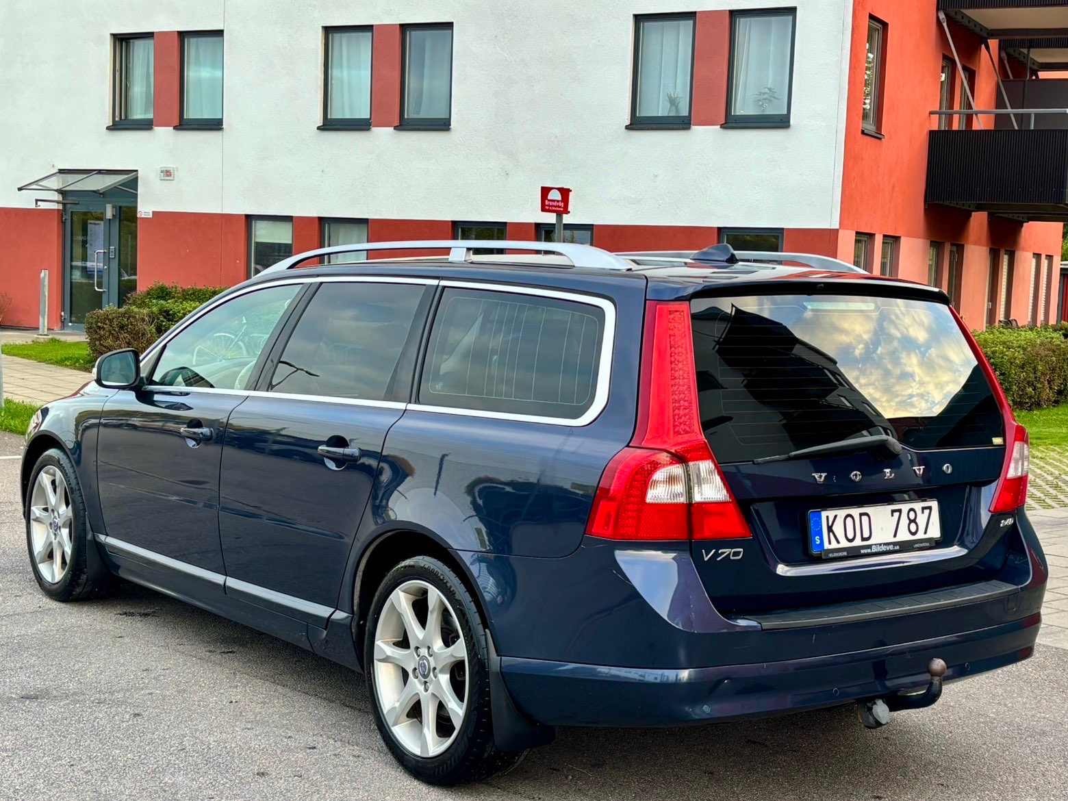 Volvo V70 2010, kuva 6/10