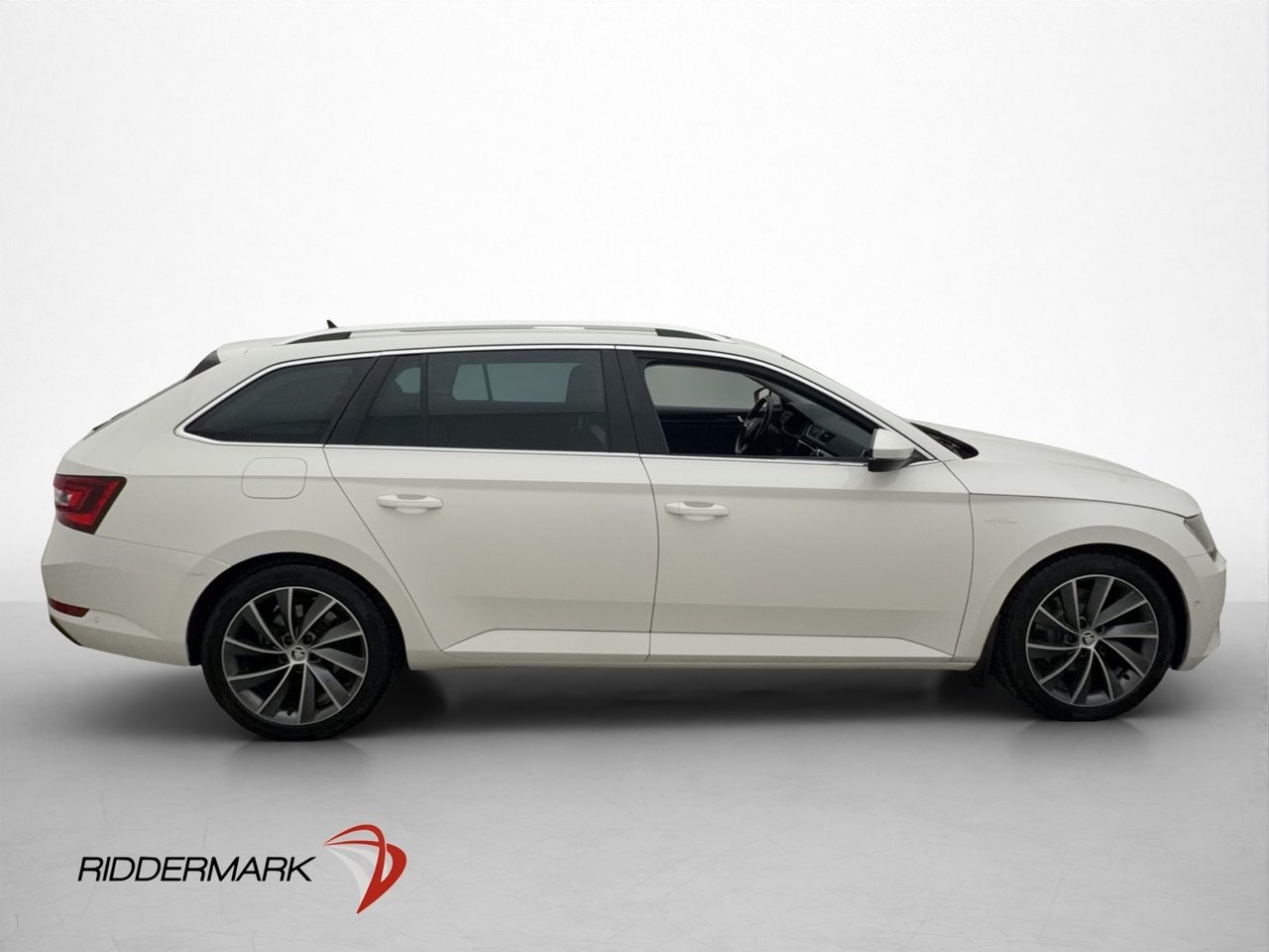 Skoda Superb 2017, bild 6/10