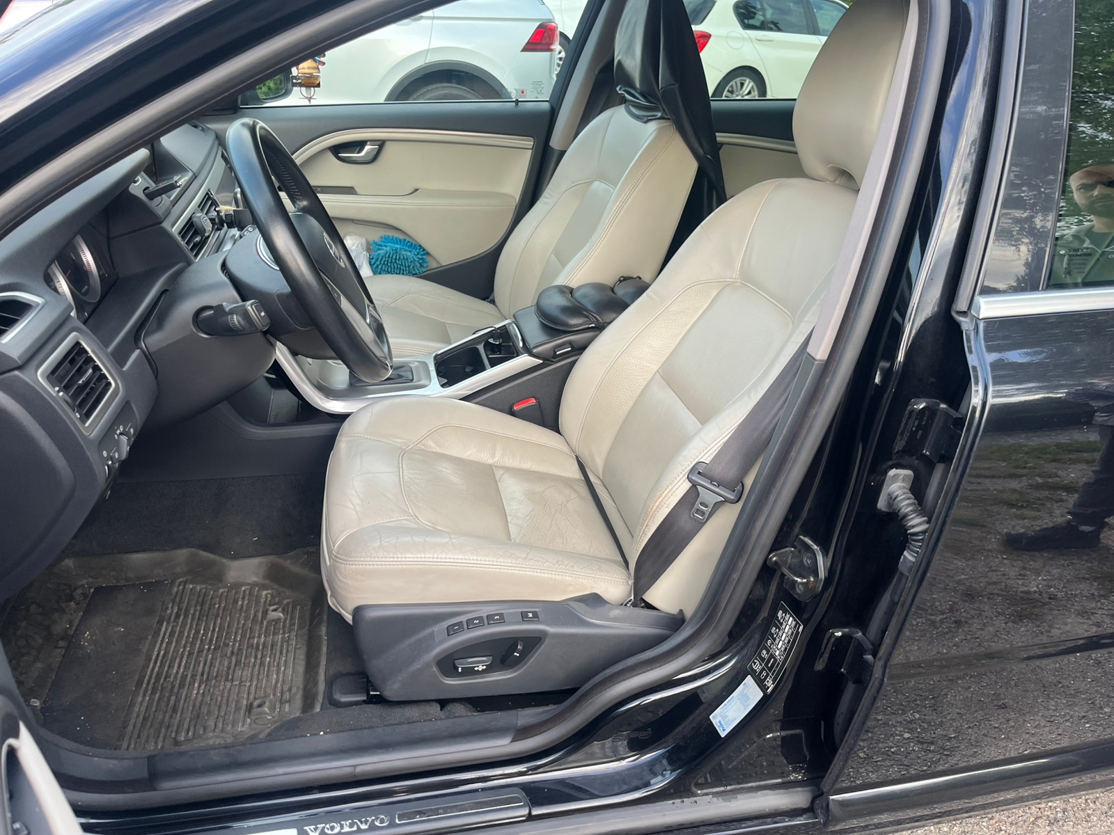 Volvo V70 2.0 Bi-Fuel Geartronic 2013, bild 2/9