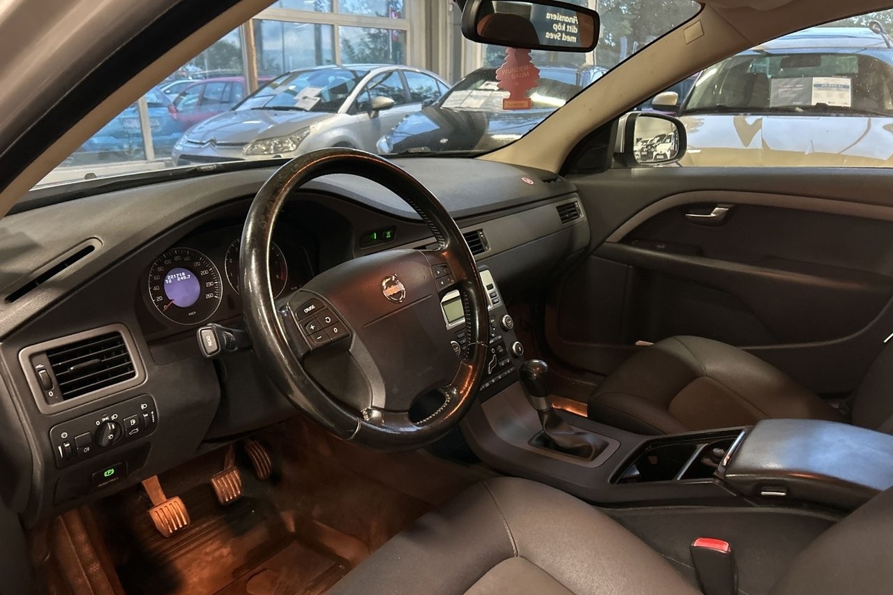 Volvo V70 2.0F Kinetic 2009, bild 7/10