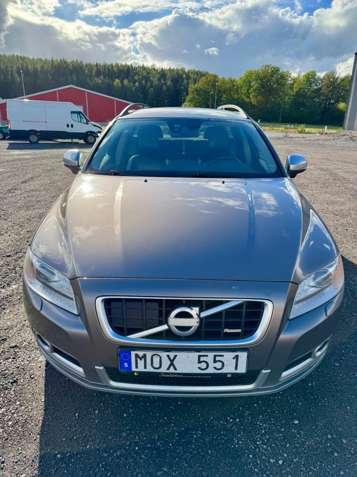 Volvo V70 2012, kuva 7/10