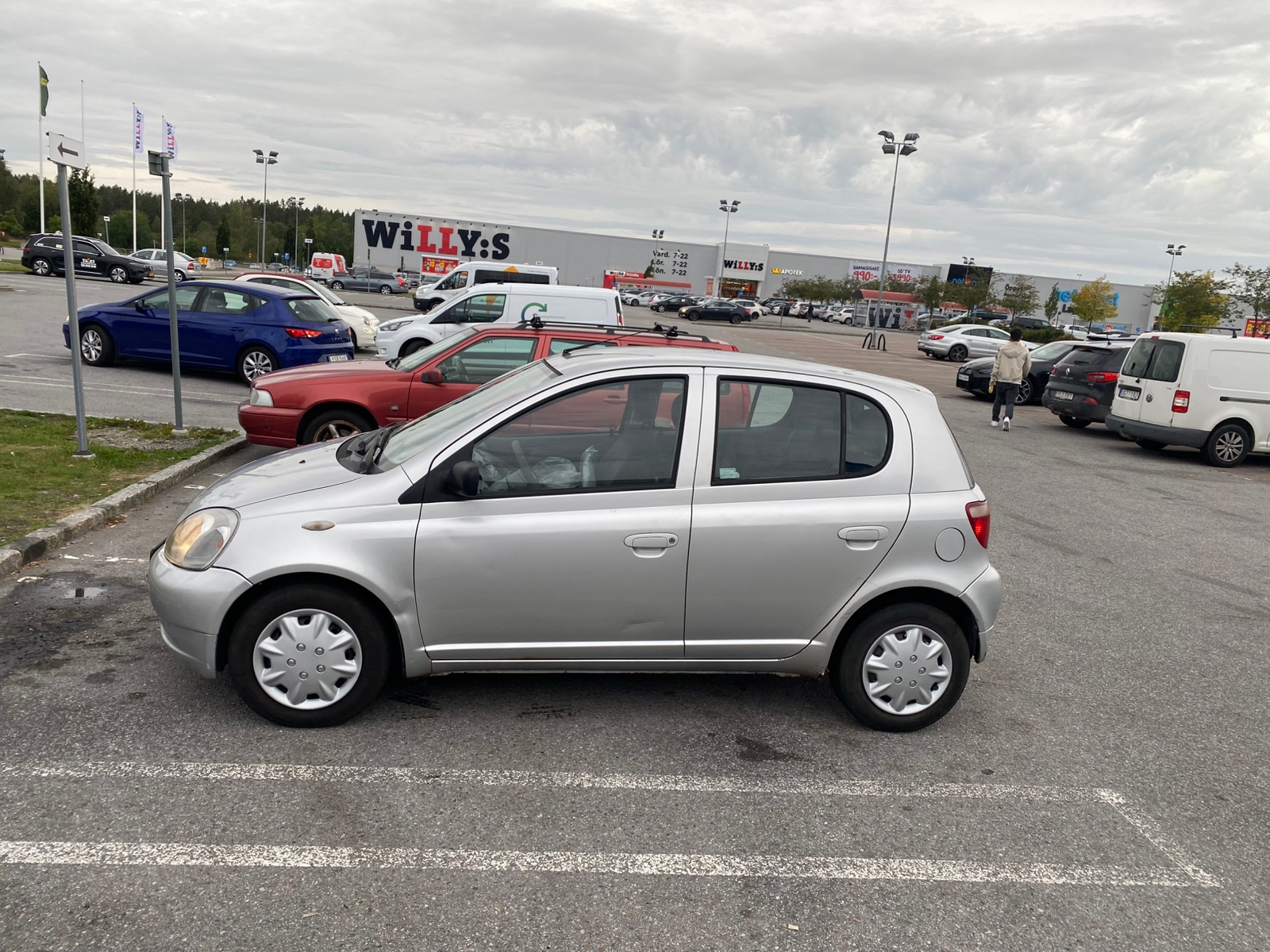 Toyota Yaris 5-dörrar 1.0 VVT-i Manuell 2003, bild 3/8