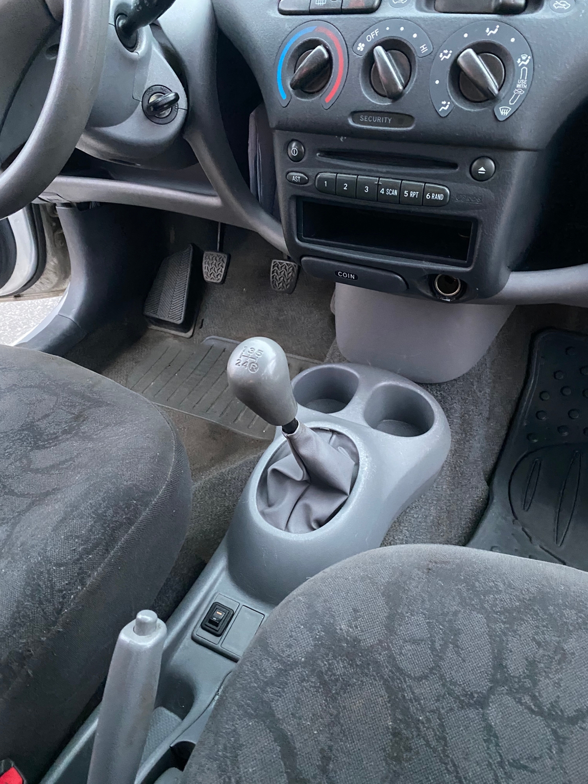 Toyota Yaris 5-dörrar 1.0 VVT-i Manuell 2003, bild 8/8