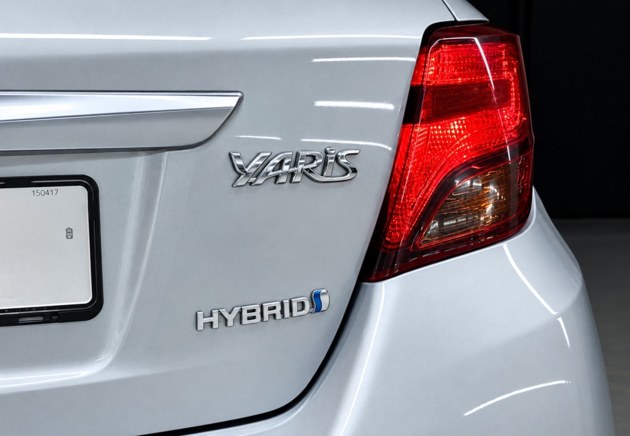 Toyota Yaris Hybrid e-CVT Active 2015, bild 7/19