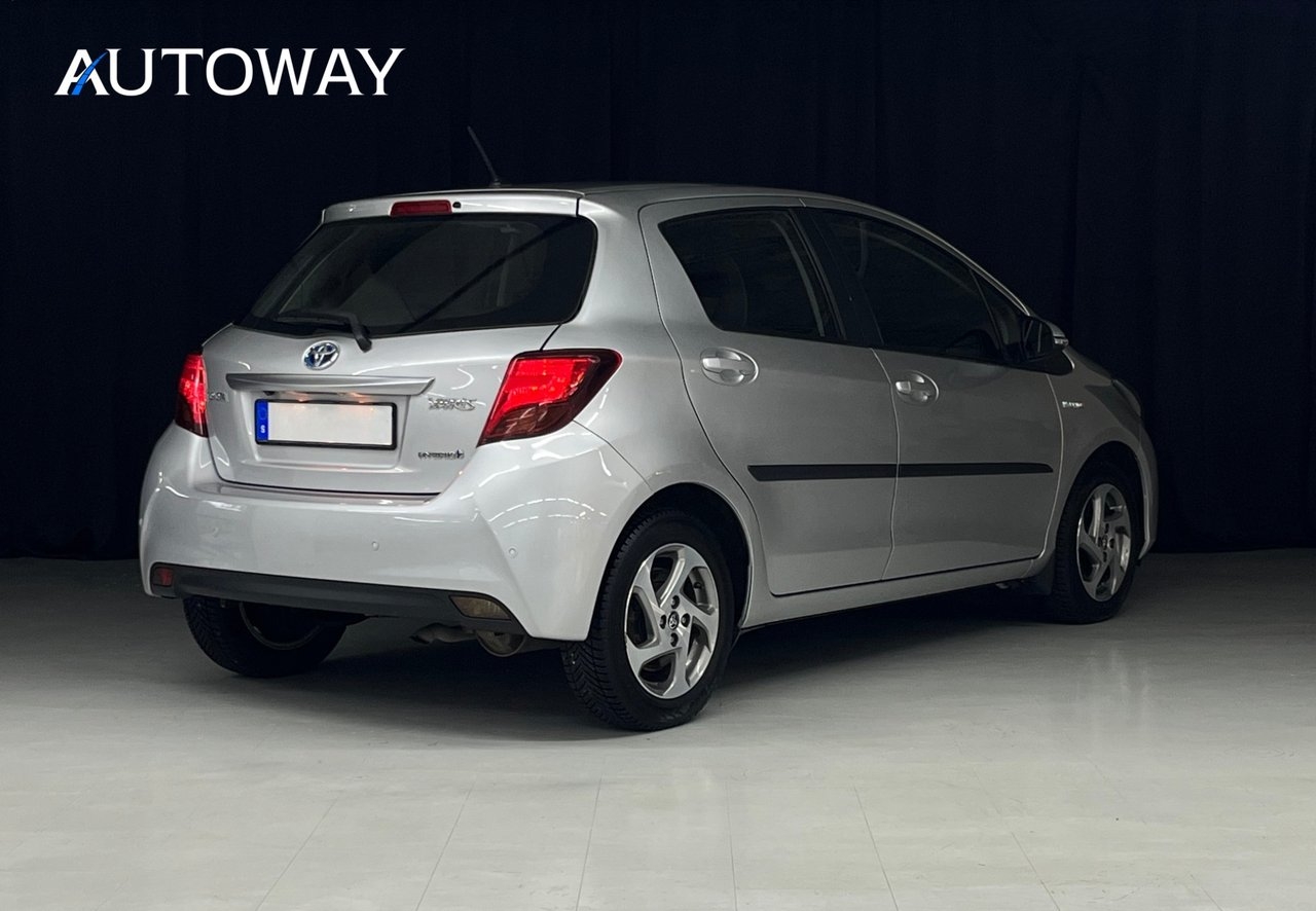 Toyota Yaris Hybrid e-CVT Active 2015, bild 4/19