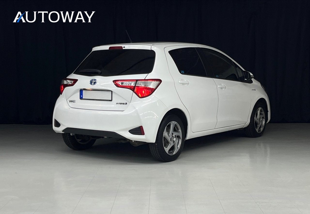 Toyota Yaris Hybrid e-CVT Active 2019, bild 4/22