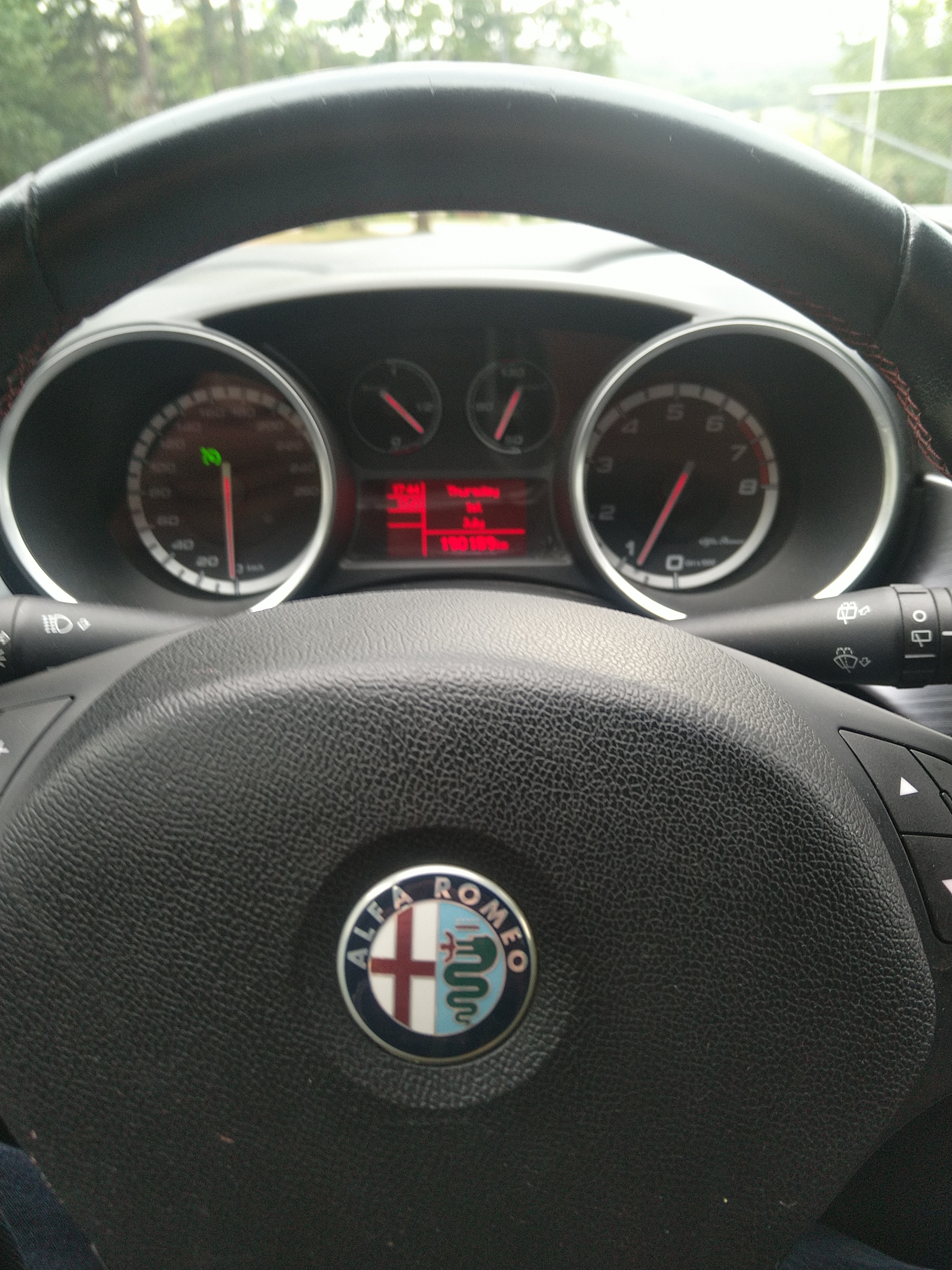 Alfa Romeo Giulietta 2011, bild 2/8