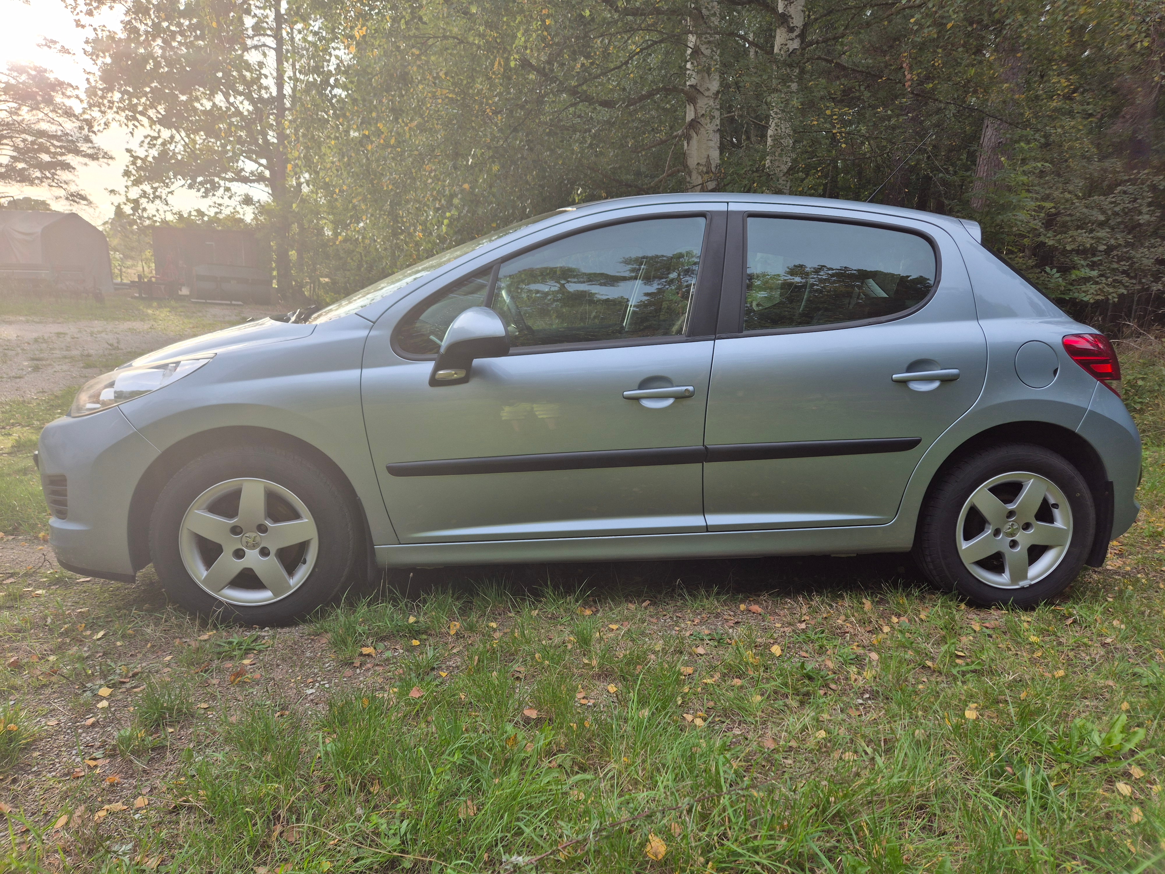 Peugeot 207 5-dörrar 1.6 HDi FAP Manuell 2010, bild 5/10