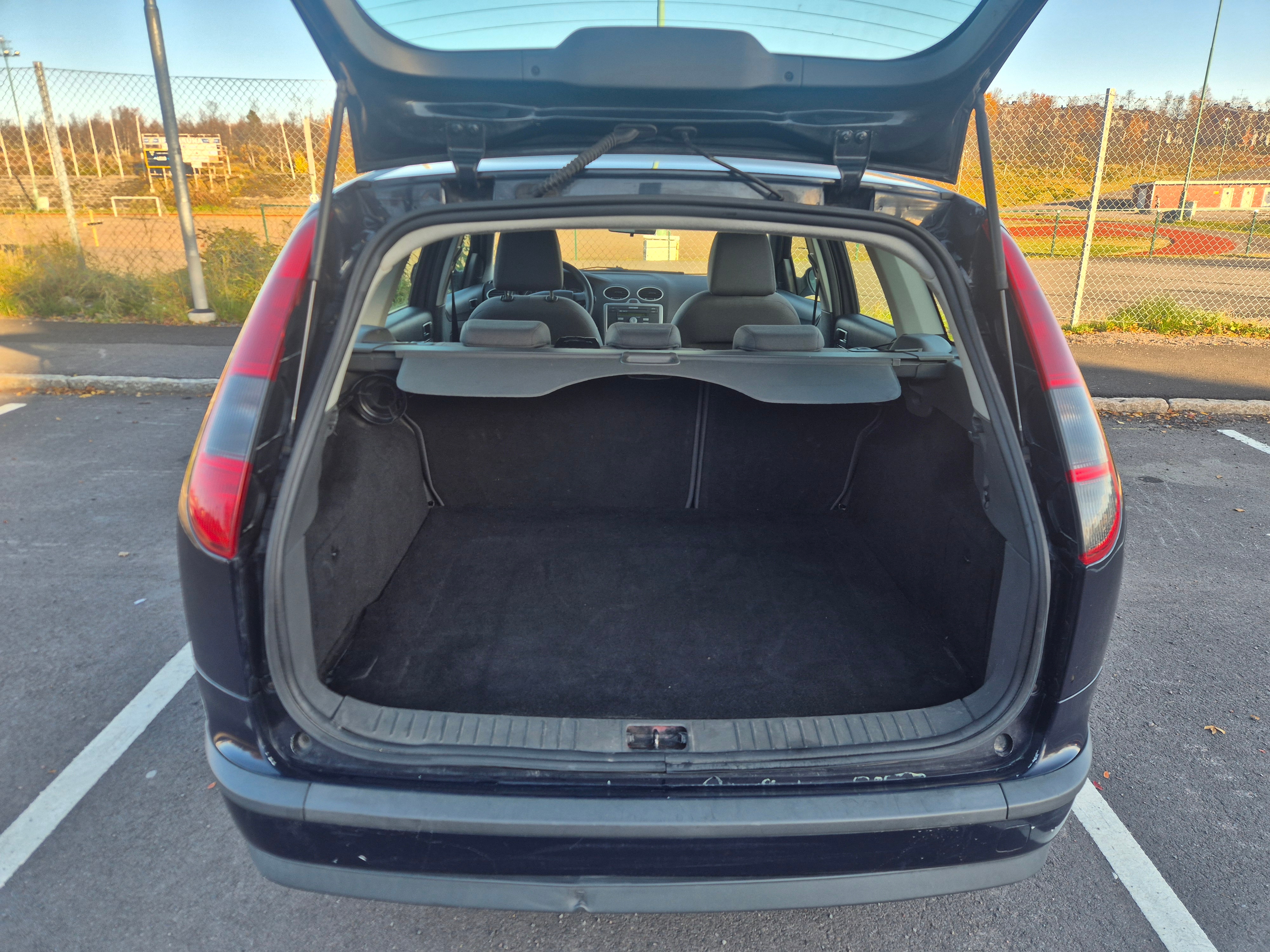 Ford Focus Kombi 1.8 Flexifuel Manuell 2006, bild 7/7