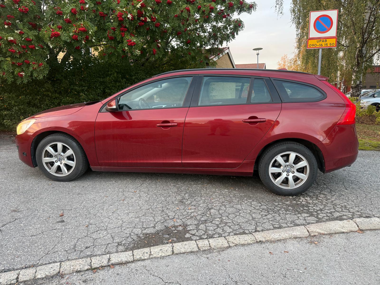 Volvo V60 D3 Geartronic 2011, photo 2/2