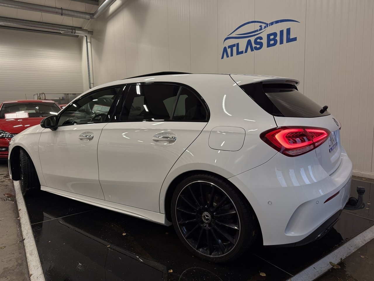 Mercedes-Benz A 200 7G-DCT AMG Line 2019, bild 2/10