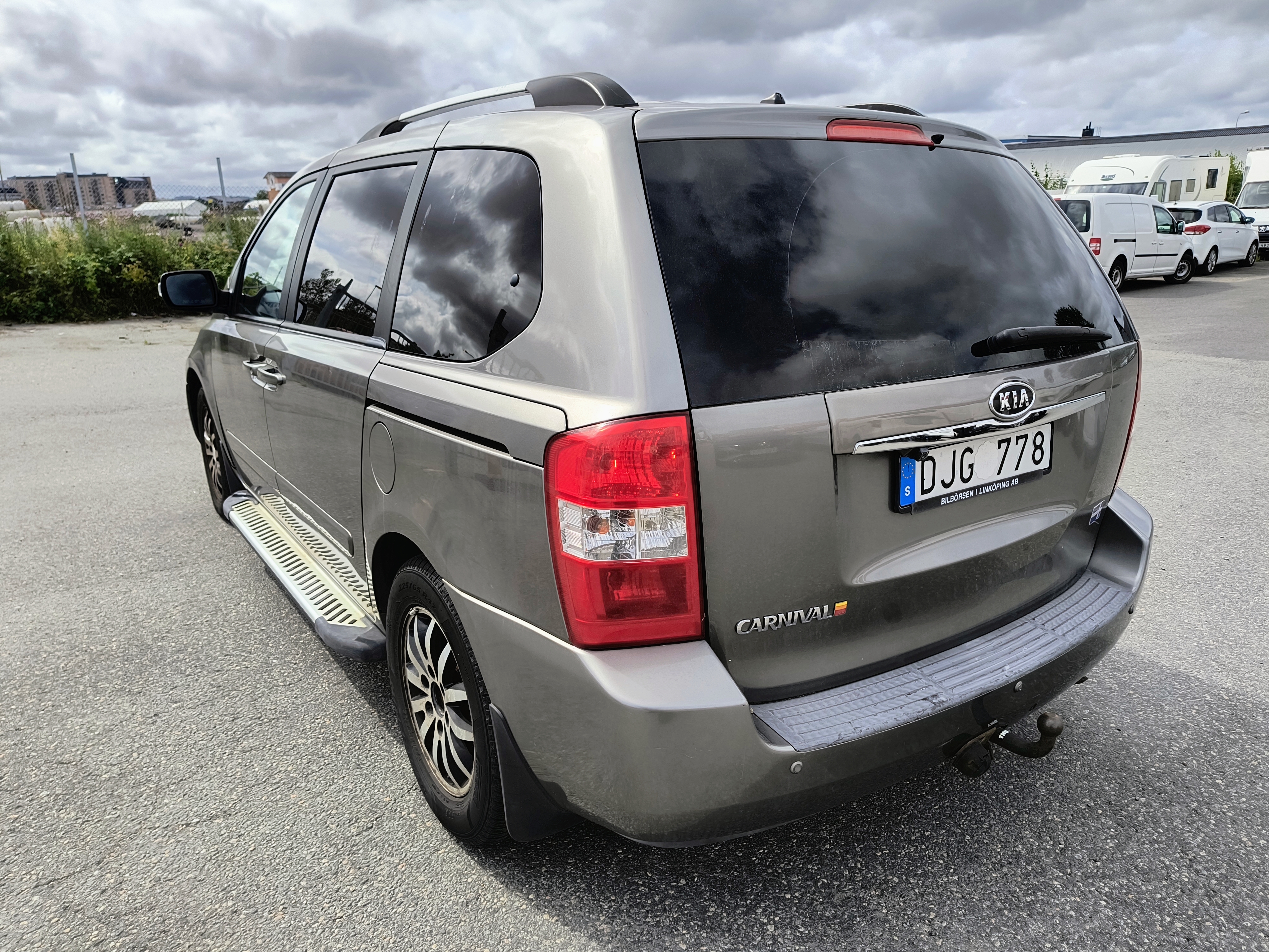 Kia Carnival
