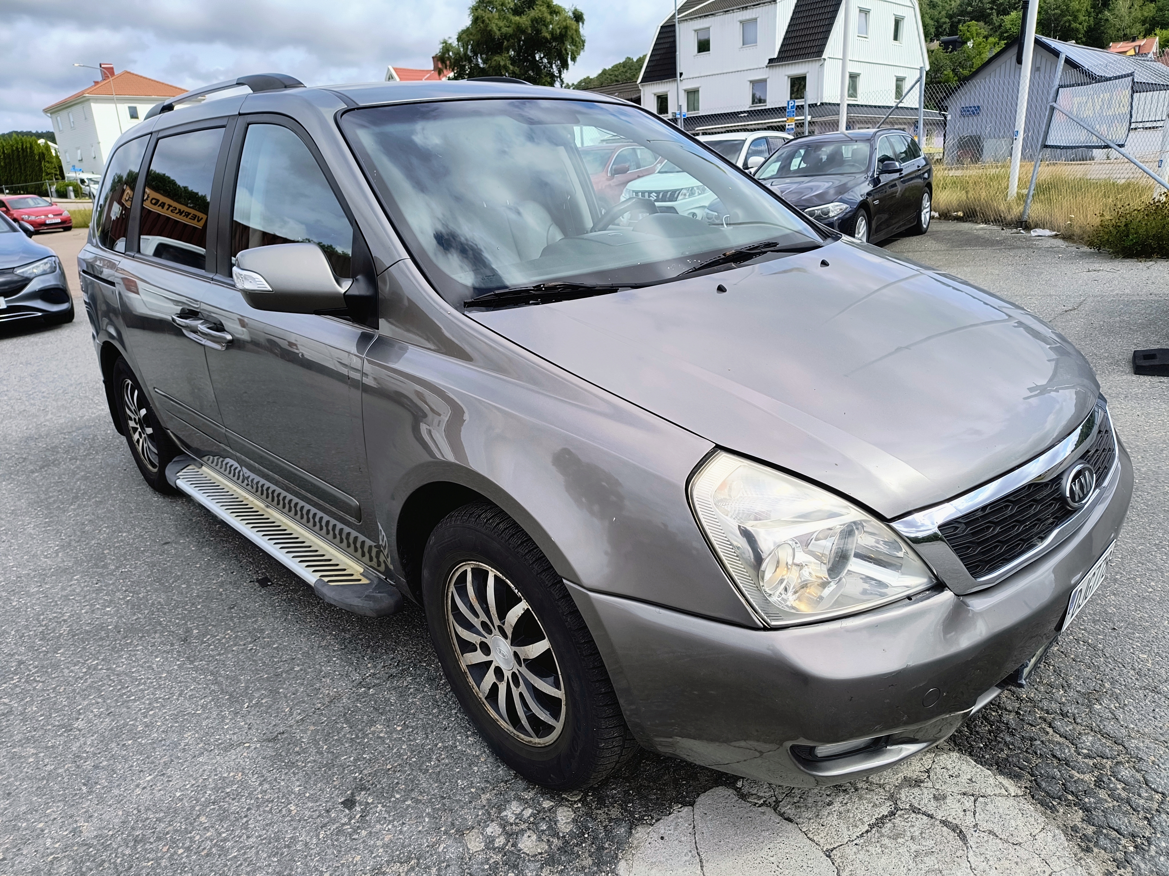 Kia Carnival 2.2 CRDi Automatisk 2011, bild 2/4