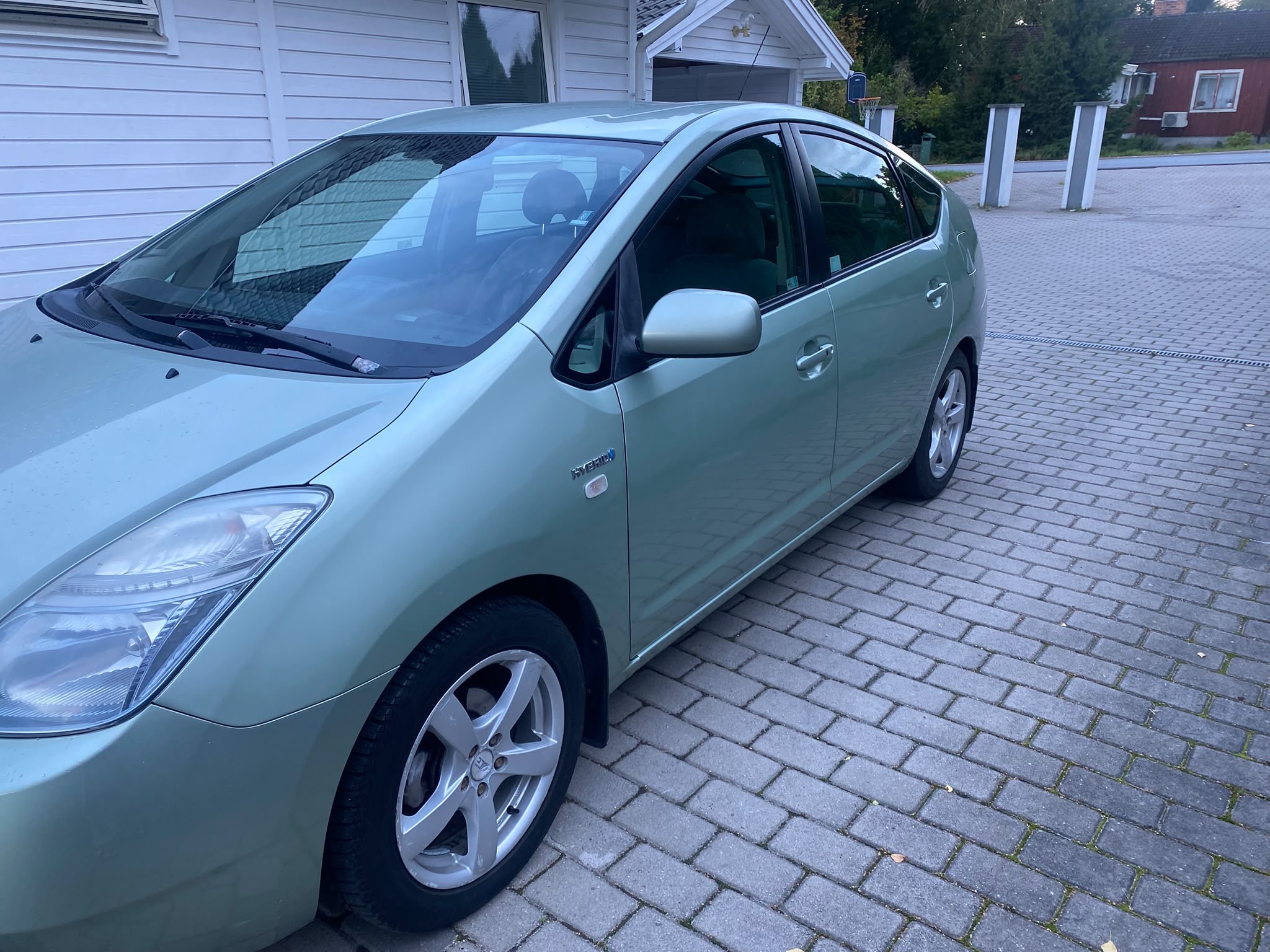 Toyota Prius 1.5 VVT-i + 3CM CVT 2007, kuva 2/6