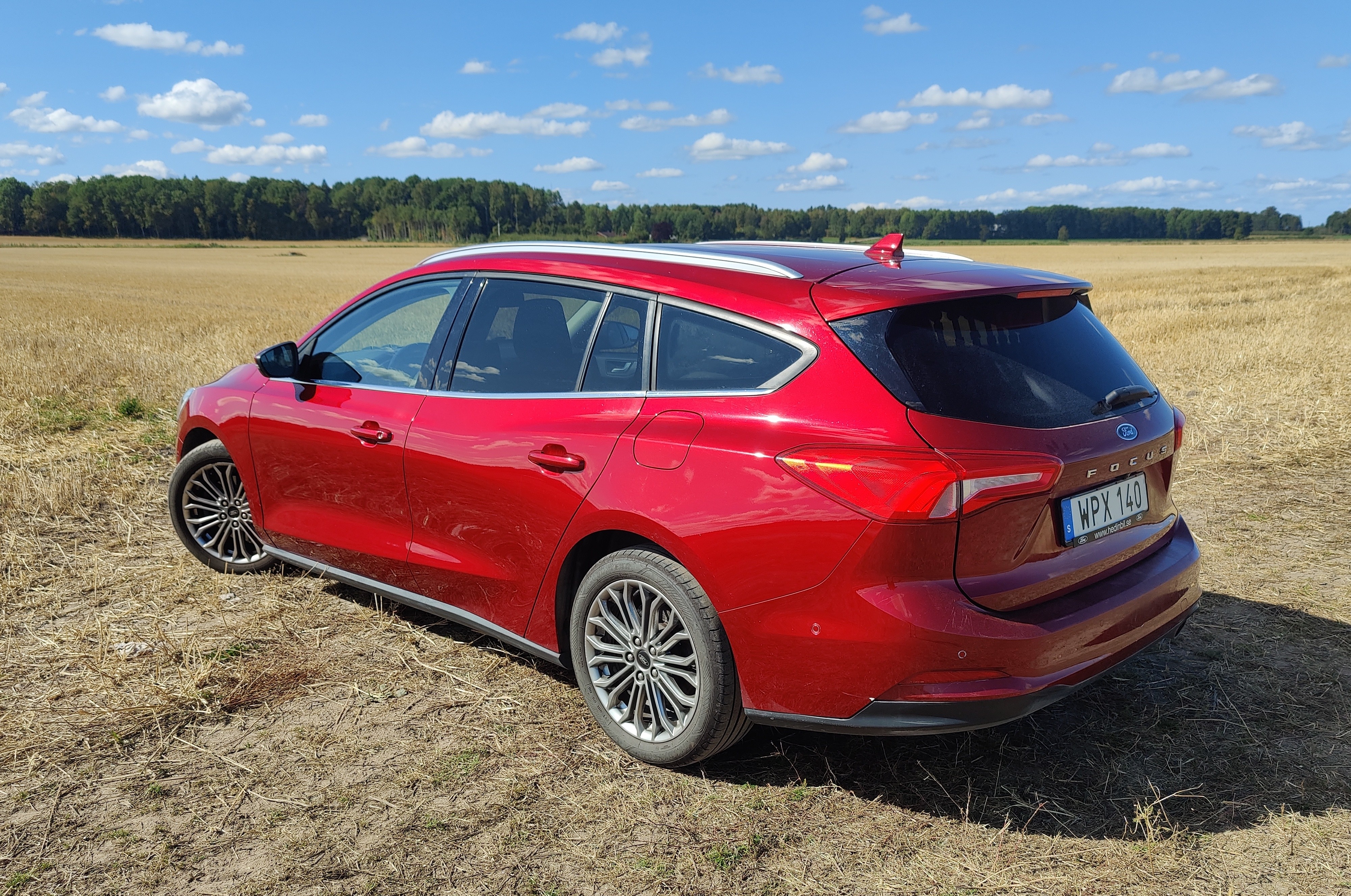 Ford Focus Kombi 1.0 EcoBoost Manuell 2019, bild 2/5