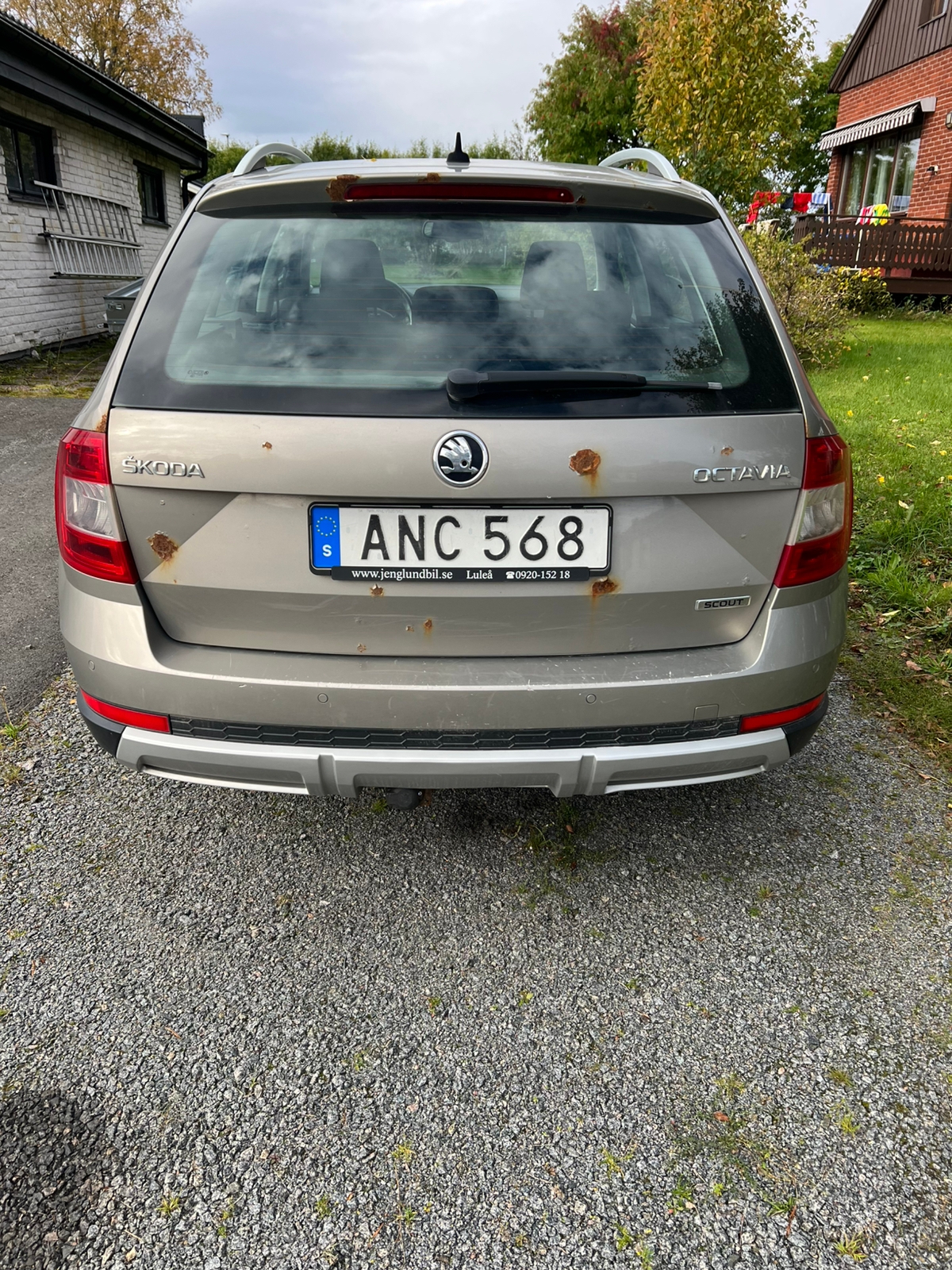 Skoda Octavia Scout 2.0 TDI 4x4 Manuell 2015, photo 3/4