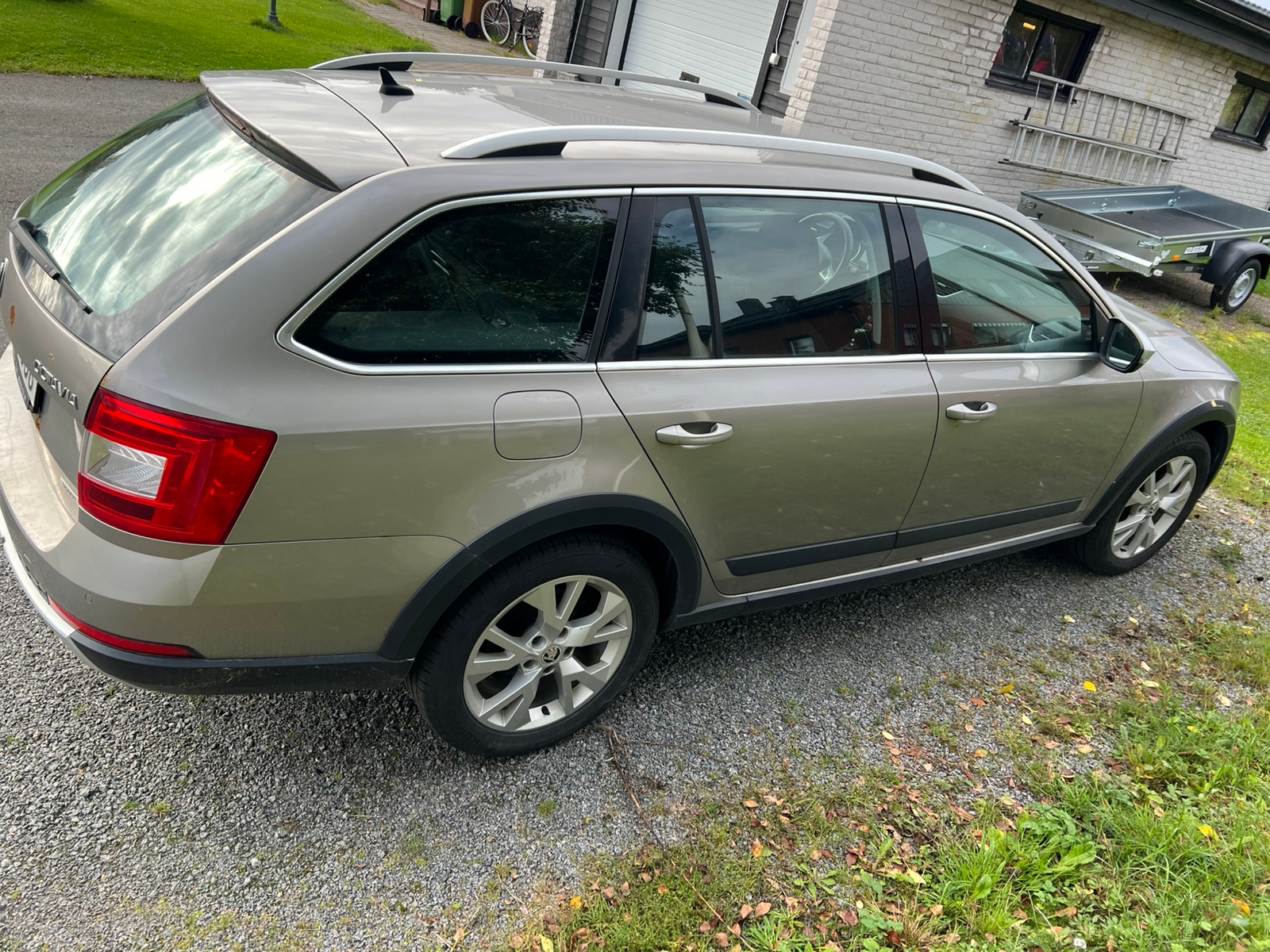 Skoda Octavia Scout 2.0 TDI 4x4 Manuell 2015, photo 4/4