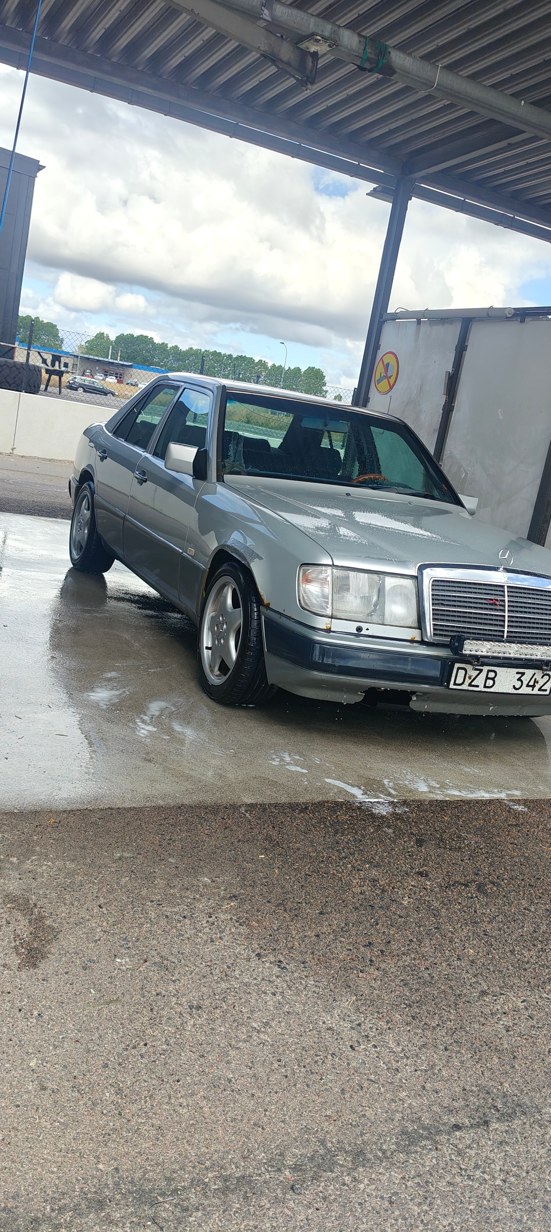 Mercedes-Benz 200