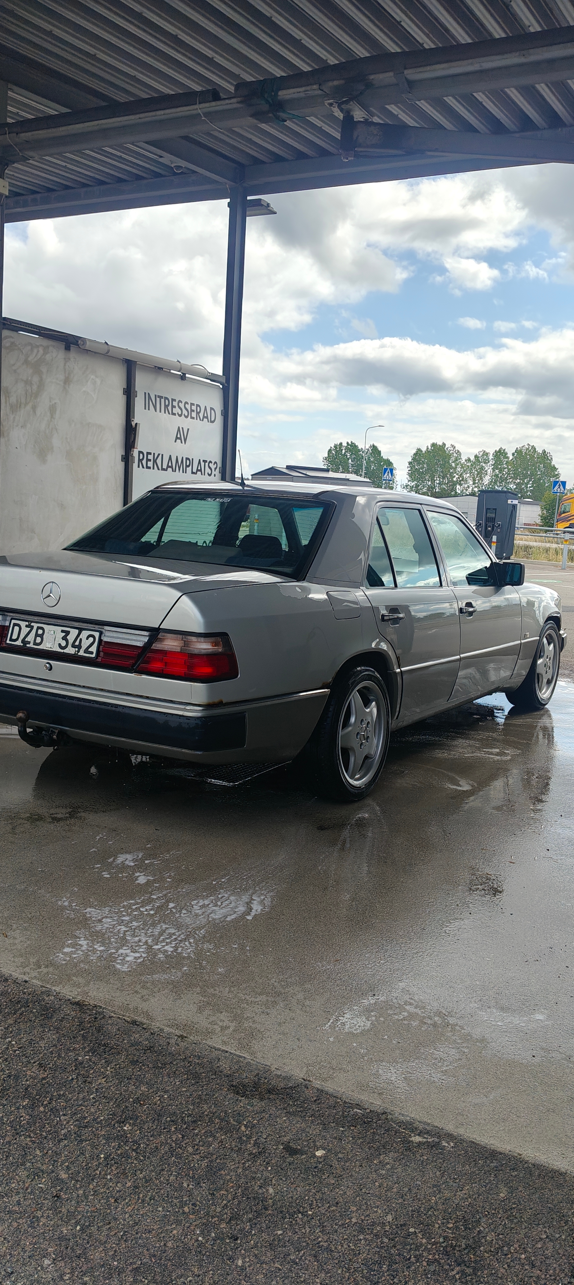 Mercedes-Benz 200 E Manuell 1991, bild 2/6