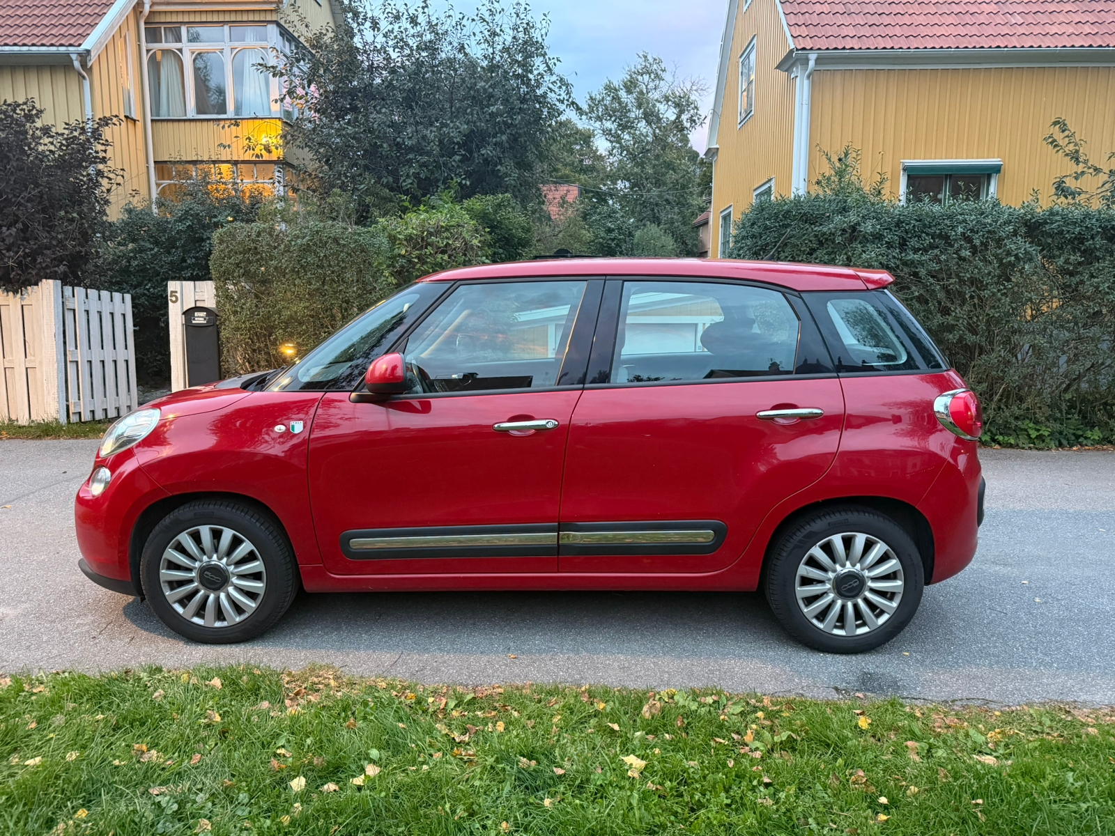 Fiat 500L 1.4 FIRE Manuell 2013, bild 2/10
