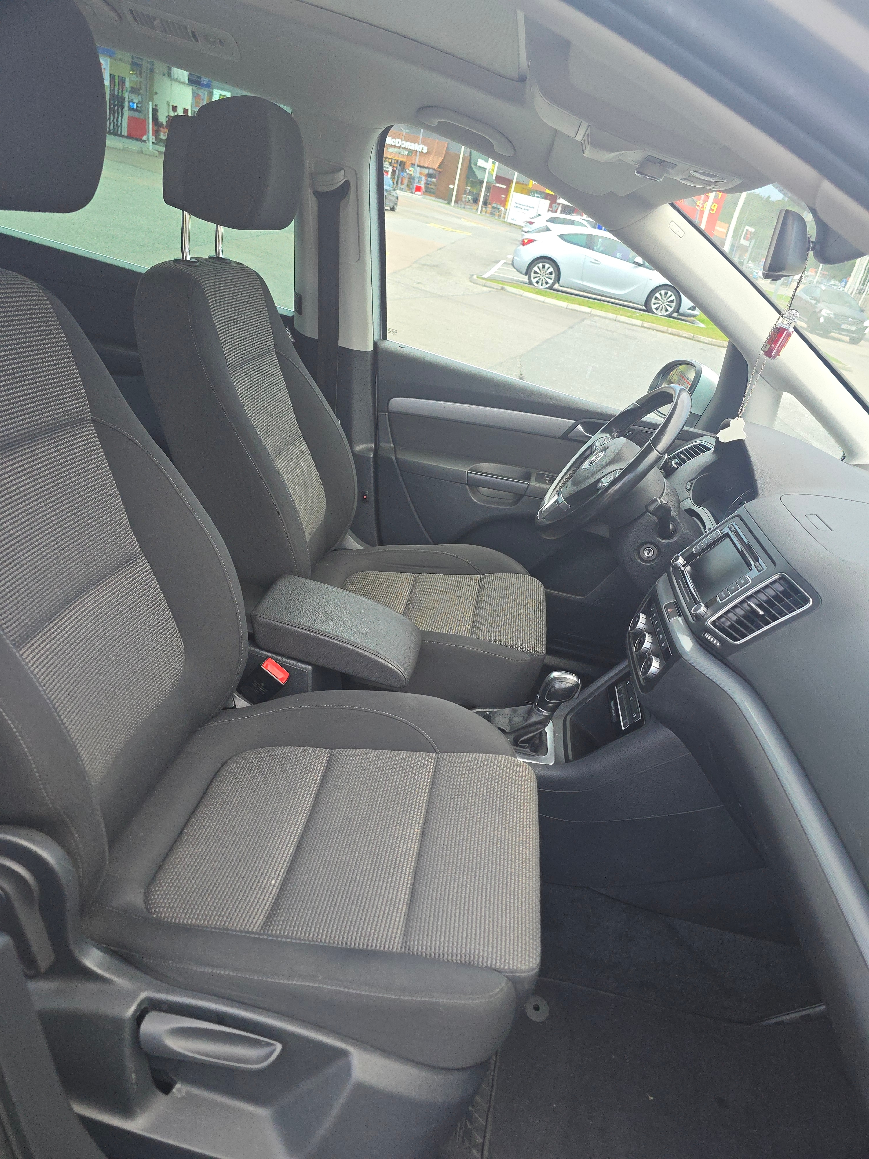 Volkswagen Sharan 2014, bild 6/7