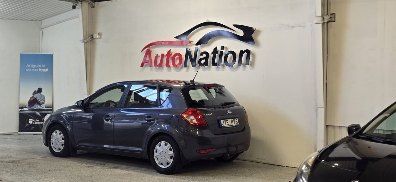 Kia Ceed cee'd 1.6 CVVT EX/Ny servad 2010, bild 2/10
