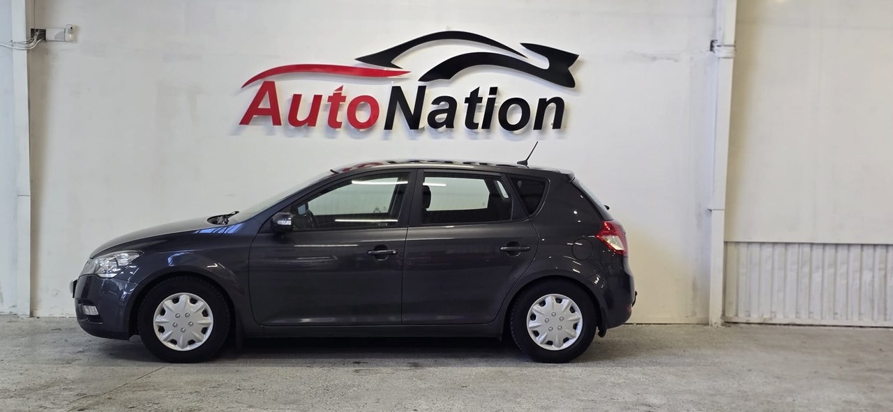 Kia Ceed cee'd 1.6 CVVT EX/Ny servad 2010, bild 3/10